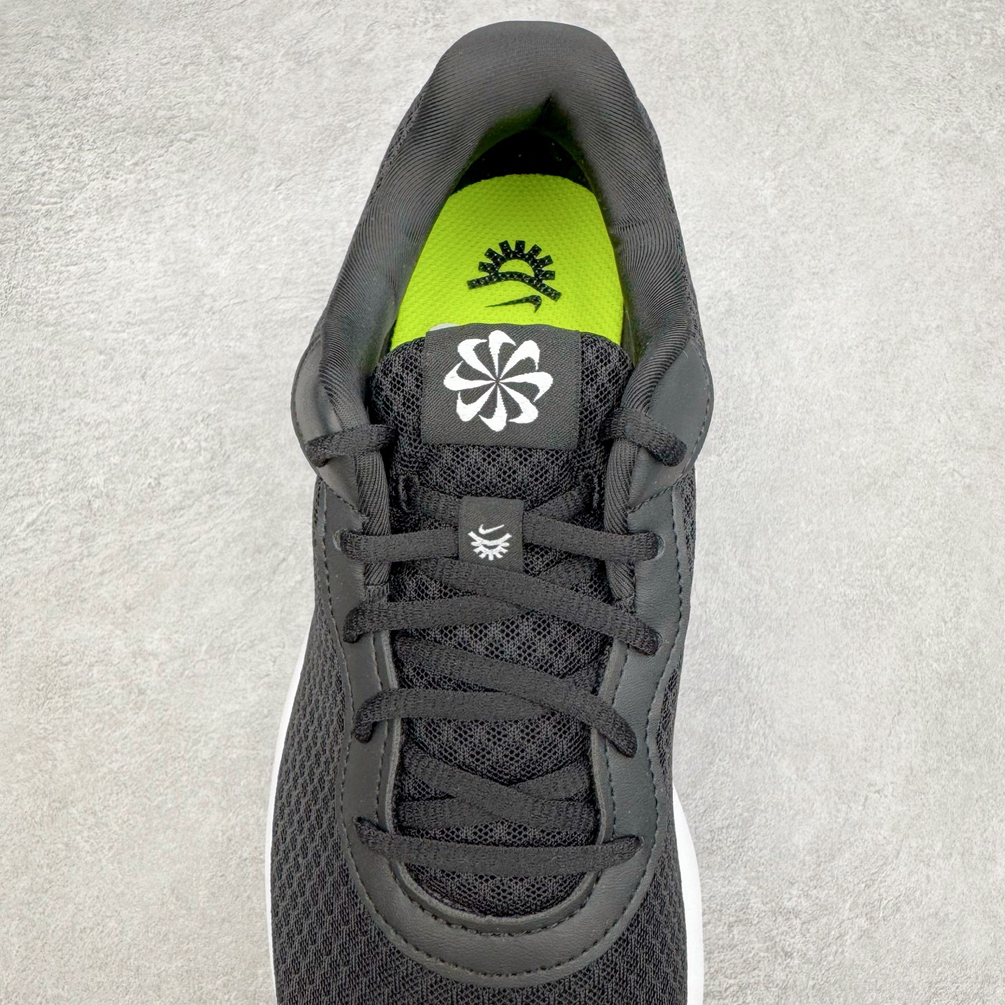 图片[5]-＃TG纯原 NK TANJUN KAISHI 经典伦敦网面跑步慢跑鞋 黑白3.0 DV7775-001 泰光Zp特供批次 市面唯一支持实战的跑鞋 原档案数据原厂网纱 正确高频花纹 前后掌内置Zoom Air气垫 原装MD大底 脚感完美还原 原盒原配 QC检验、钢印 俱全 原底科技 同步原版 脚感堪比Boost 实拍调校N版已经零色差零失真 百分百还原实物色彩所见即所得 不存在货不对板色差等低级问题 选购参考实物拍摄 不混卖不参货 只用心做好货严格选品 承诺混一赔十 尺码：36 36.5 37.5 38 38.5 39 40 40.5 41 42 42.5 43 44 44.5 45-选品中心