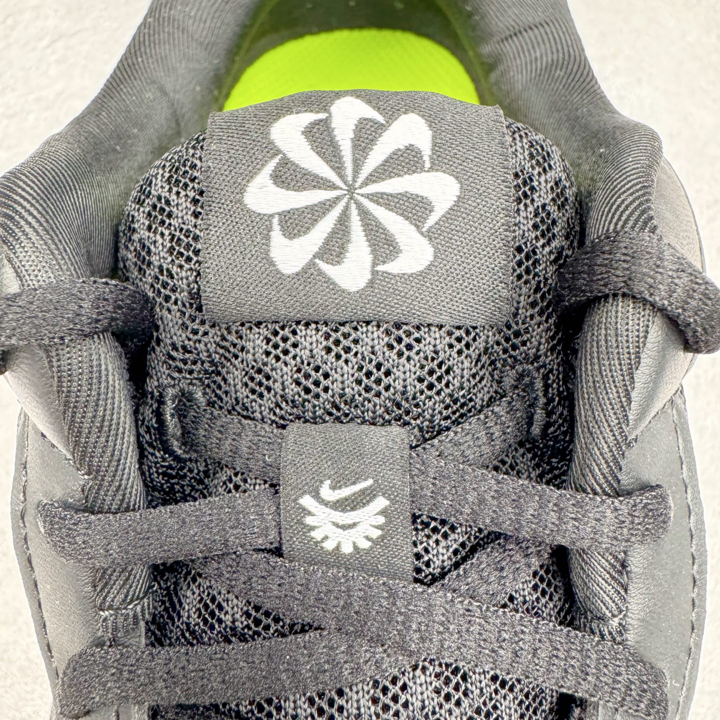 图片[13]-＃TG纯原 NK TANJUN KAISHI 经典伦敦网面跑步慢跑鞋 黑白3.0 DV7775-001 泰光Zp特供批次 市面唯一支持实战的跑鞋 原档案数据原厂网纱 正确高频花纹 前后掌内置Zoom Air气垫 原装MD大底 脚感完美还原 原盒原配 QC检验、钢印 俱全 原底科技 同步原版 脚感堪比Boost 实拍调校N版已经零色差零失真 百分百还原实物色彩所见即所得 不存在货不对板色差等低级问题 选购参考实物拍摄 不混卖不参货 只用心做好货严格选品 承诺混一赔十 尺码：36 36.5 37.5 38 38.5 39 40 40.5 41 42 42.5 43 44 44.5 45-选品中心