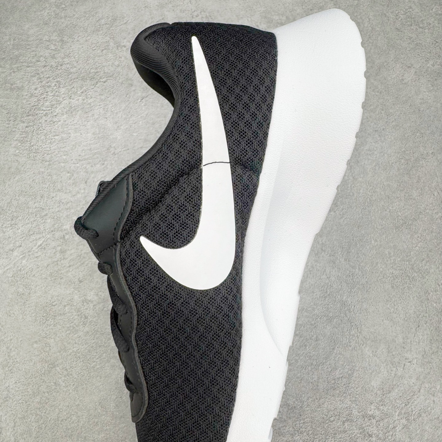 图片[7]-＃TG纯原 NK TANJUN KAISHI 经典伦敦网面跑步慢跑鞋 黑白3.0 DV7775-001 泰光Zp特供批次 市面唯一支持实战的跑鞋 原档案数据原厂网纱 正确高频花纹 前后掌内置Zoom Air气垫 原装MD大底 脚感完美还原 原盒原配 QC检验、钢印 俱全 原底科技 同步原版 脚感堪比Boost 实拍调校N版已经零色差零失真 百分百还原实物色彩所见即所得 不存在货不对板色差等低级问题 选购参考实物拍摄 不混卖不参货 只用心做好货严格选品 承诺混一赔十 尺码：36 36.5 37.5 38 38.5 39 40 40.5 41 42 42.5 43 44 44.5 45-选品中心