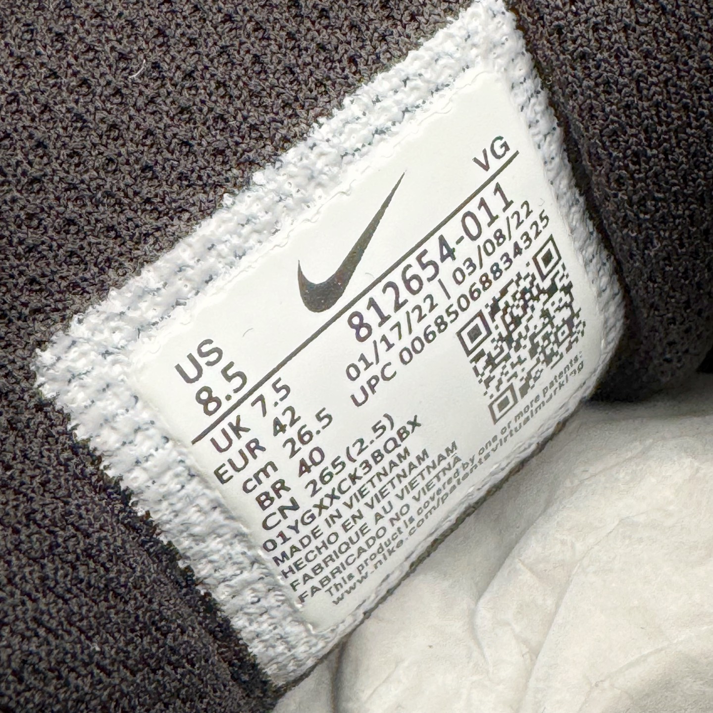 图片[11]-＃TG纯原 NK TANJUN KAISHI 经典伦敦网面跑步慢跑鞋 黑白 812654-011 泰光Zp特供批次 市面唯一支持实战的跑鞋 原档案数据原厂网纱 正确高频花纹 前后掌内置Zoom Air气垫 原装MD大底 脚感完美还原 原盒原配 QC检验、钢印 俱全 原底科技 同步原版 脚感堪比Boost 实拍调校N版已经零色差零失真 百分百还原实物色彩所见即所得 不存在货不对板色差等低级问题 选购参考实物拍摄 不混卖不参货 只用心做好货严格选品 承诺混一赔十 尺码：36 36.5 37.5 38 38.5 39 40 40.5 41 42 42.5 43 44 44.5 45-选品中心