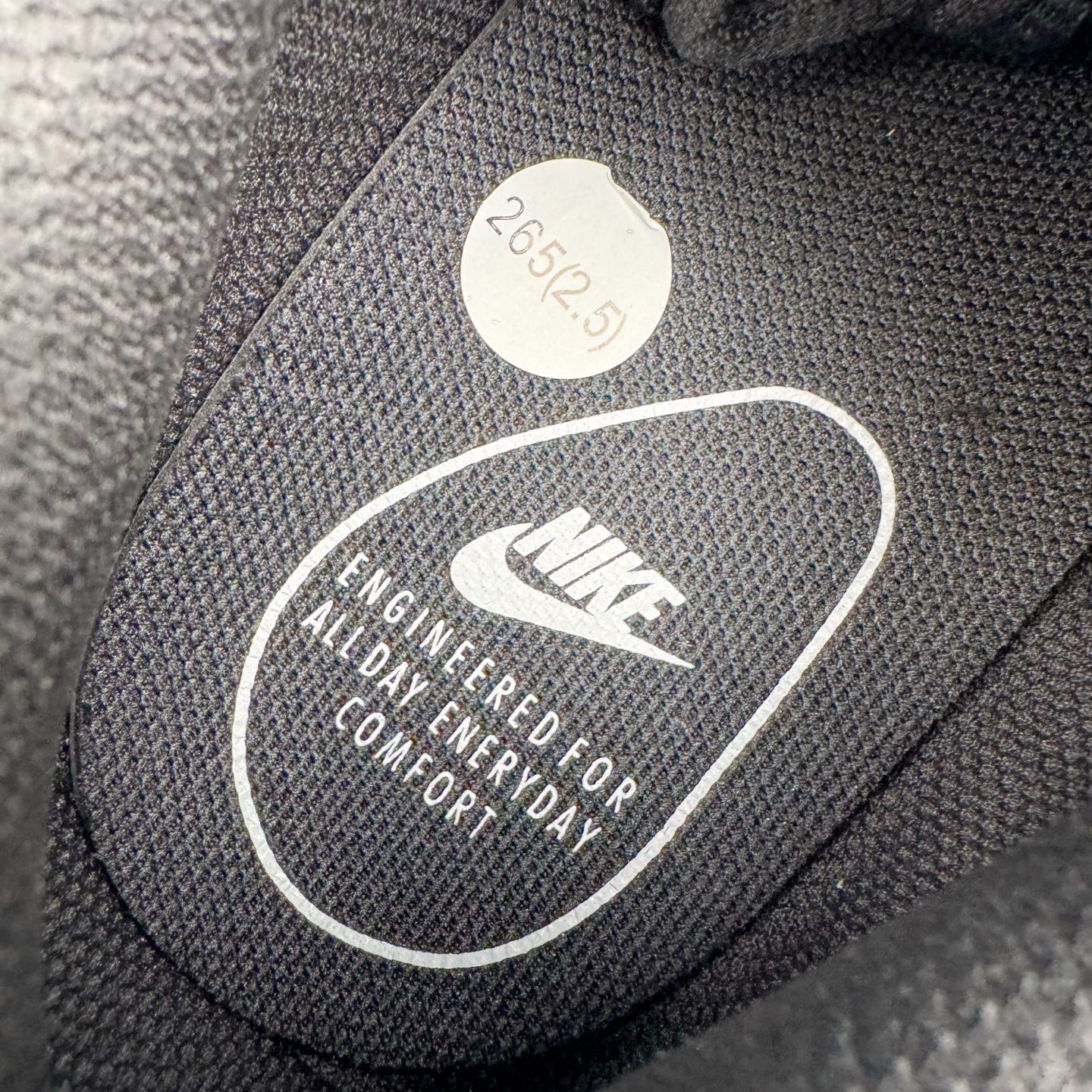 图片[12]-＃TG纯原 NK TANJUN KAISHI 经典伦敦网面跑步慢跑鞋 黑白 812654-011 泰光Zp特供批次 市面唯一支持实战的跑鞋 原档案数据原厂网纱 正确高频花纹 前后掌内置Zoom Air气垫 原装MD大底 脚感完美还原 原盒原配 QC检验、钢印 俱全 原底科技 同步原版 脚感堪比Boost 实拍调校N版已经零色差零失真 百分百还原实物色彩所见即所得 不存在货不对板色差等低级问题 选购参考实物拍摄 不混卖不参货 只用心做好货严格选品 承诺混一赔十 尺码：36 36.5 37.5 38 38.5 39 40 40.5 41 42 42.5 43 44 44.5 45-选品中心