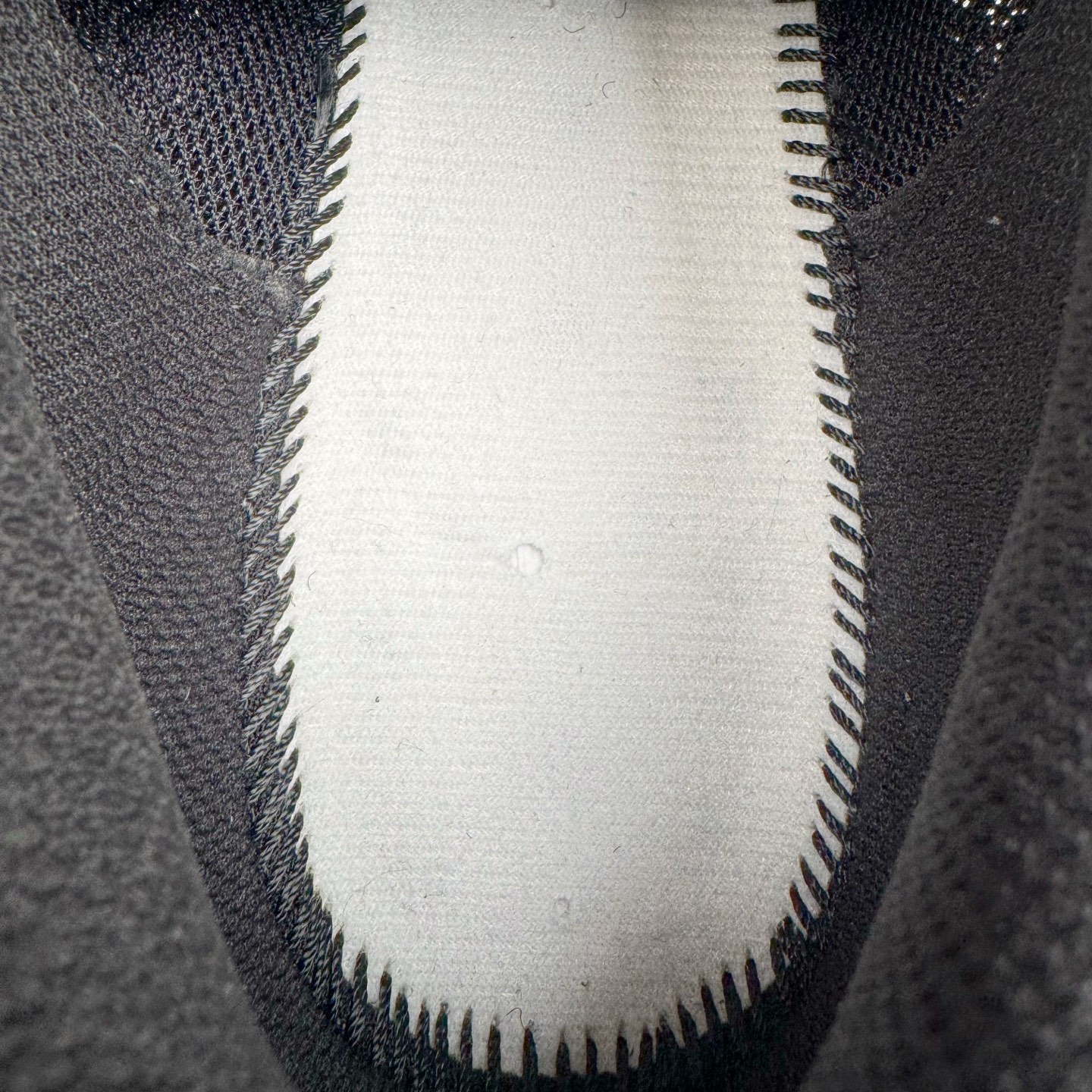 图片[10]-＃TG纯原 NK TANJUN KAISHI 经典伦敦网面跑步慢跑鞋 黑白 812654-011 泰光Zp特供批次 市面唯一支持实战的跑鞋 原档案数据原厂网纱 正确高频花纹 前后掌内置Zoom Air气垫 原装MD大底 脚感完美还原 原盒原配 QC检验、钢印 俱全 原底科技 同步原版 脚感堪比Boost 实拍调校N版已经零色差零失真 百分百还原实物色彩所见即所得 不存在货不对板色差等低级问题 选购参考实物拍摄 不混卖不参货 只用心做好货严格选品 承诺混一赔十 尺码：36 36.5 37.5 38 38.5 39 40 40.5 41 42 42.5 43 44 44.5 45-选品中心