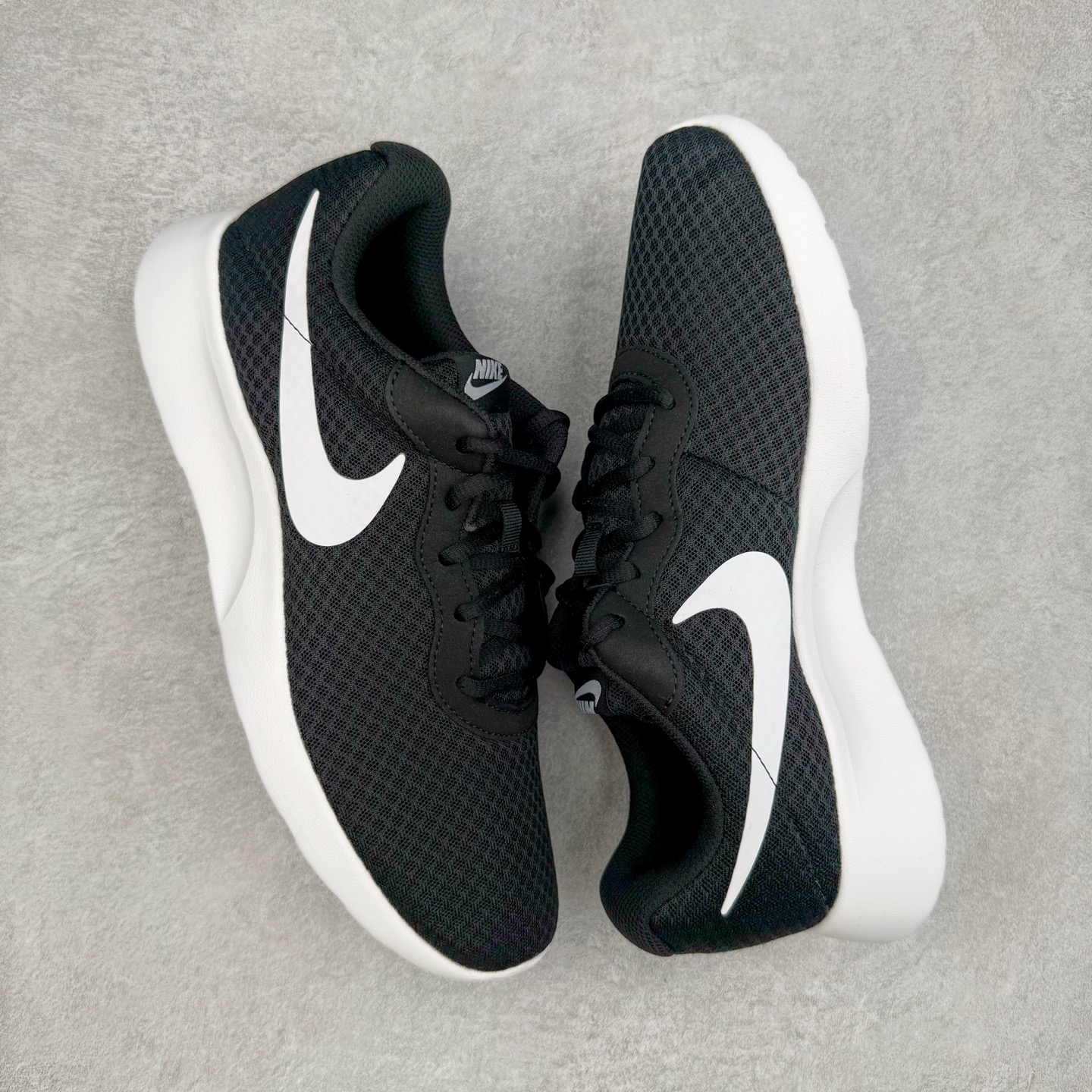 图片[3]-＃TG纯原 NK TANJUN KAISHI 经典伦敦网面跑步慢跑鞋 黑白 812654-011 泰光Zp特供批次 市面唯一支持实战的跑鞋 原档案数据原厂网纱 正确高频花纹 前后掌内置Zoom Air气垫 原装MD大底 脚感完美还原 原盒原配 QC检验、钢印 俱全 原底科技 同步原版 脚感堪比Boost 实拍调校N版已经零色差零失真 百分百还原实物色彩所见即所得 不存在货不对板色差等低级问题 选购参考实物拍摄 不混卖不参货 只用心做好货严格选品 承诺混一赔十 尺码：36 36.5 37.5 38 38.5 39 40 40.5 41 42 42.5 43 44 44.5 45-选品中心