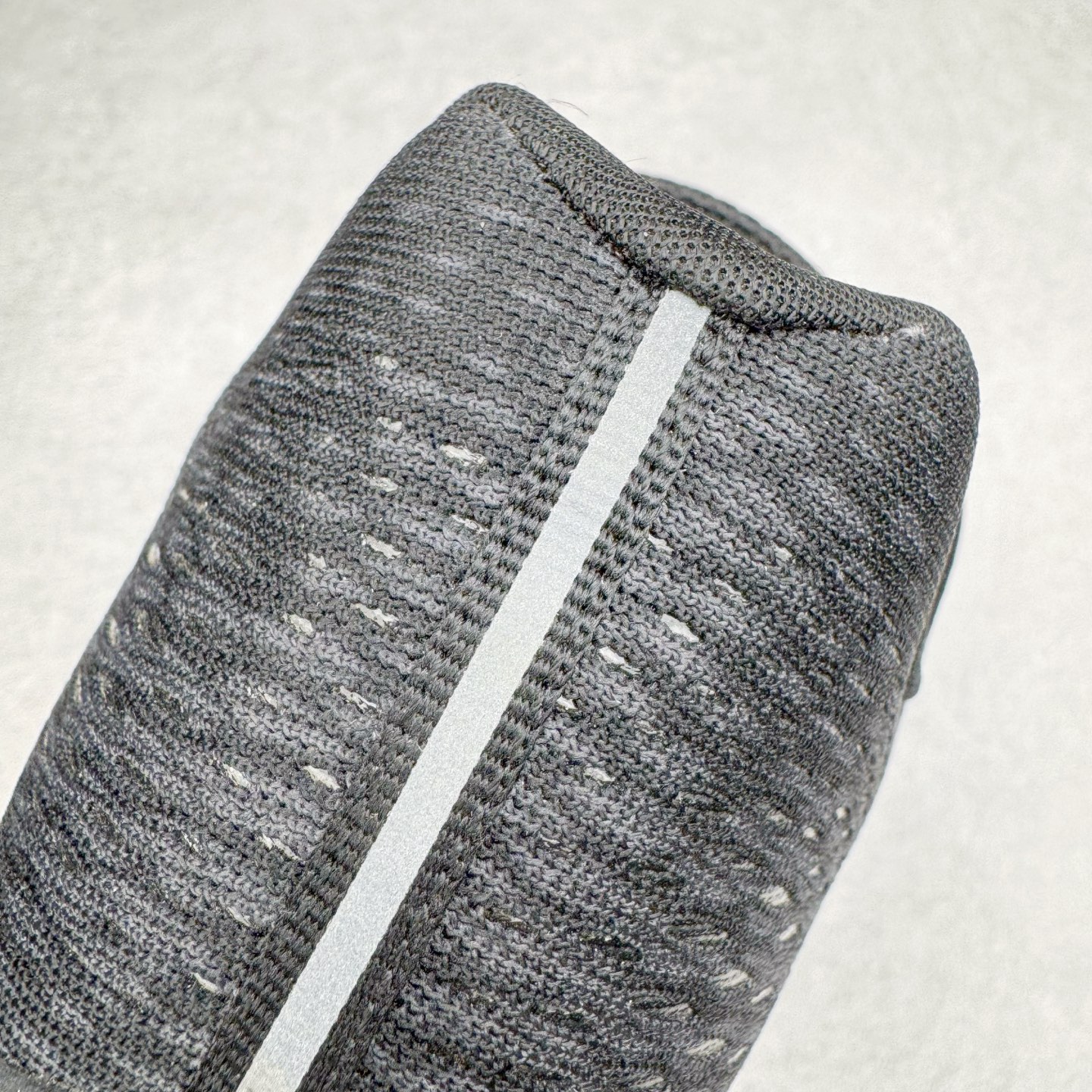 图片[13]-＃TG纯原 NK Zoom Winflo 5 简约舒适织物减震防滑耐磨低帮休闲跑步鞋 AA7406-002 泰光Zp特供批次 市面唯一支持实战的跑鞋 原档案数据原厂网纱 正确高频花纹 前后掌内置Zoom Air气垫 原装MD大底 脚感完美还原 原盒原配 QC检验、钢印 俱全 原底科技 同步原版 脚感堪比Boost 实拍调校N版已经零色差零失真 百分百还原实物色彩所见即所得 不存在货不对板色差等低级问题 选购参考实物拍摄 不混卖不参货 只用心做好货严格选品 承诺混一赔十 尺码：36 36.5 37.5 38 38.5 39 40 40.5 41 42 42.5 43 44 44.5 45-选品中心