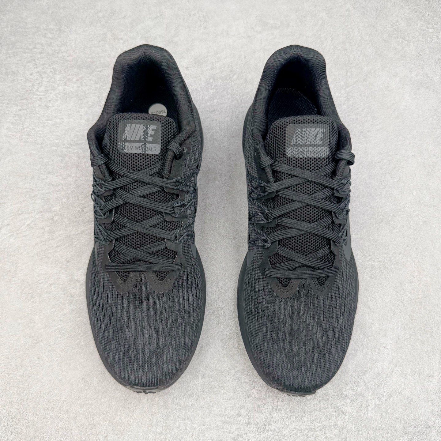 图片[2]-＃TG纯原 NK Zoom Winflo 5 简约舒适织物减震防滑耐磨低帮休闲跑步鞋 AA7406-002 泰光Zp特供批次 市面唯一支持实战的跑鞋 原档案数据原厂网纱 正确高频花纹 前后掌内置Zoom Air气垫 原装MD大底 脚感完美还原 原盒原配 QC检验、钢印 俱全 原底科技 同步原版 脚感堪比Boost 实拍调校N版已经零色差零失真 百分百还原实物色彩所见即所得 不存在货不对板色差等低级问题 选购参考实物拍摄 不混卖不参货 只用心做好货严格选品 承诺混一赔十 尺码：36 36.5 37.5 38 38.5 39 40 40.5 41 42 42.5 43 44 44.5 45-选品中心