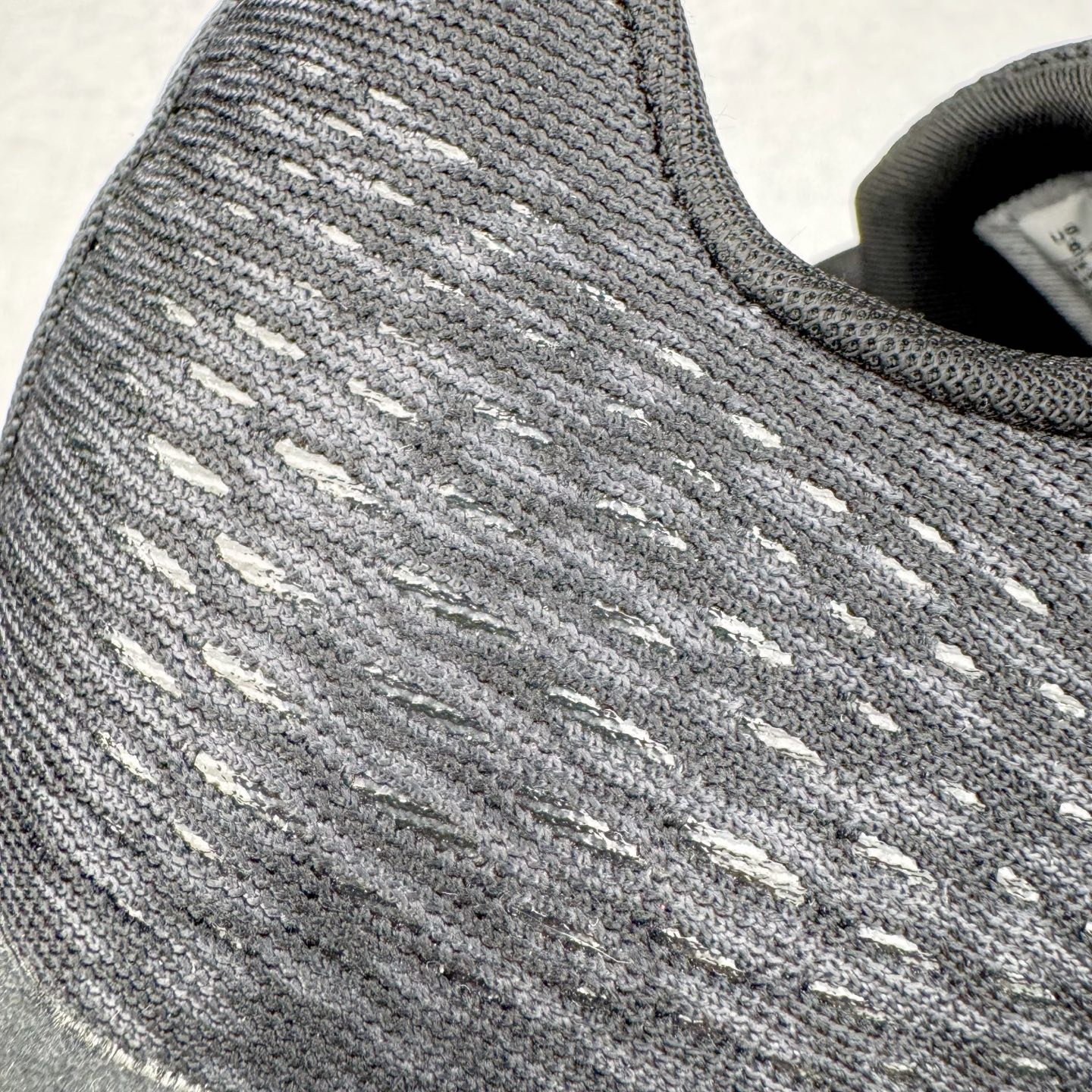 图片[14]-＃TG纯原 NK Zoom Winflo 5 简约舒适织物减震防滑耐磨低帮休闲跑步鞋 AA7406-002 泰光Zp特供批次 市面唯一支持实战的跑鞋 原档案数据原厂网纱 正确高频花纹 前后掌内置Zoom Air气垫 原装MD大底 脚感完美还原 原盒原配 QC检验、钢印 俱全 原底科技 同步原版 脚感堪比Boost 实拍调校N版已经零色差零失真 百分百还原实物色彩所见即所得 不存在货不对板色差等低级问题 选购参考实物拍摄 不混卖不参货 只用心做好货严格选品 承诺混一赔十 尺码：36 36.5 37.5 38 38.5 39 40 40.5 41 42 42.5 43 44 44.5 45-选品中心