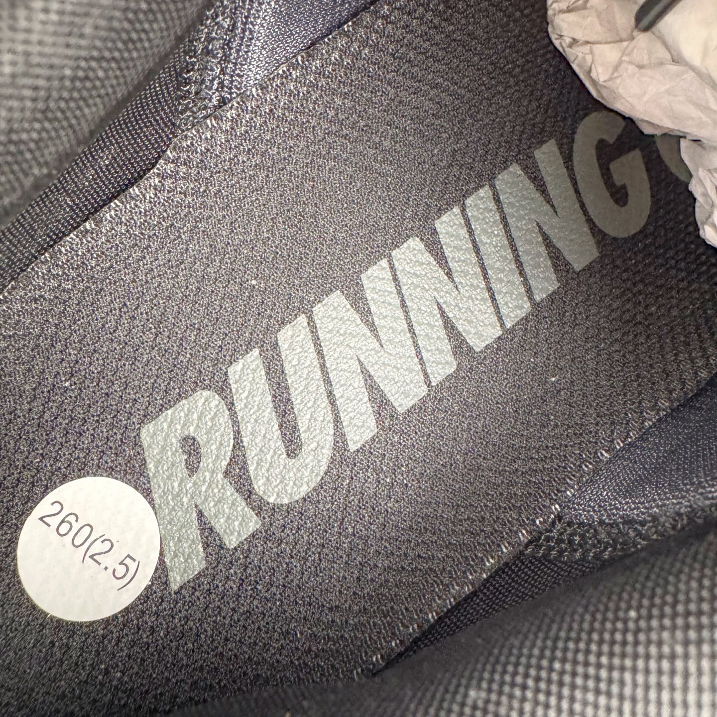 图片[11]-＃TG纯原 NK Zoom Winflo 5 简约舒适织物减震防滑耐磨低帮休闲跑步鞋 AA7406-002 泰光Zp特供批次 市面唯一支持实战的跑鞋 原档案数据原厂网纱 正确高频花纹 前后掌内置Zoom Air气垫 原装MD大底 脚感完美还原 原盒原配 QC检验、钢印 俱全 原底科技 同步原版 脚感堪比Boost 实拍调校N版已经零色差零失真 百分百还原实物色彩所见即所得 不存在货不对板色差等低级问题 选购参考实物拍摄 不混卖不参货 只用心做好货严格选品 承诺混一赔十 尺码：36 36.5 37.5 38 38.5 39 40 40.5 41 42 42.5 43 44 44.5 45-选品中心