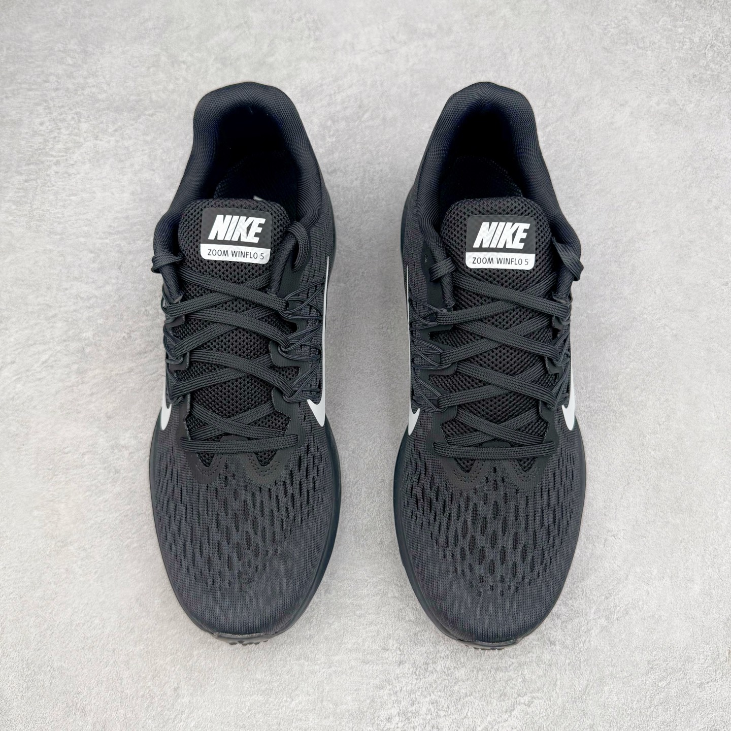 图片[2]-＃TG纯原 NK Zoom Winflo 5 简约舒适织物减震防滑耐磨低帮休闲跑步鞋 AA7406-001 泰光Zp特供批次 市面唯一支持实战的跑鞋 原档案数据原厂网纱 正确高频花纹 前后掌内置Zoom Air气垫 原装MD大底 脚感完美还原 原盒原配 QC检验、钢印 俱全 原底科技 同步原版 脚感堪比Boost 实拍调校N版已经零色差零失真 百分百还原实物色彩所见即所得 不存在货不对板色差等低级问题 选购参考实物拍摄 不混卖不参货 只用心做好货严格选品 承诺混一赔十 尺码：36 36.5 37.5 38 38.5 39 40 40.5 41 42 42.5 43 44 44.5 45-选品中心