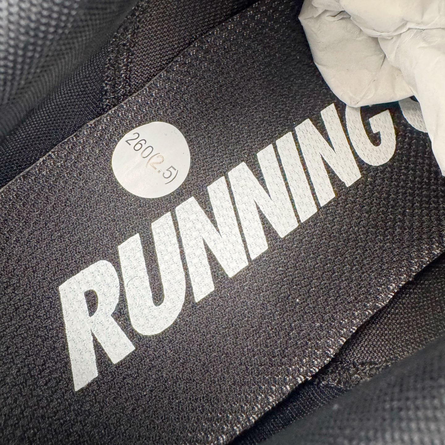 图片[11]-＃TG纯原 NK Zoom Winflo 5 简约舒适织物减震防滑耐磨低帮休闲跑步鞋 AA7406-001 泰光Zp特供批次 市面唯一支持实战的跑鞋 原档案数据原厂网纱 正确高频花纹 前后掌内置Zoom Air气垫 原装MD大底 脚感完美还原 原盒原配 QC检验、钢印 俱全 原底科技 同步原版 脚感堪比Boost 实拍调校N版已经零色差零失真 百分百还原实物色彩所见即所得 不存在货不对板色差等低级问题 选购参考实物拍摄 不混卖不参货 只用心做好货严格选品 承诺混一赔十 尺码：36 36.5 37.5 38 38.5 39 40 40.5 41 42 42.5 43 44 44.5 45-选品中心