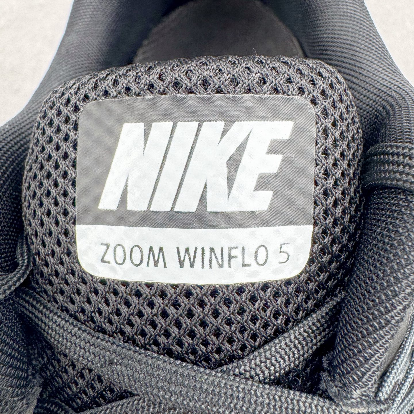 图片[18]-＃TG纯原 NK Zoom Winflo 5 简约舒适织物减震防滑耐磨低帮休闲跑步鞋 AA7406-001 泰光Zp特供批次 市面唯一支持实战的跑鞋 原档案数据原厂网纱 正确高频花纹 前后掌内置Zoom Air气垫 原装MD大底 脚感完美还原 原盒原配 QC检验、钢印 俱全 原底科技 同步原版 脚感堪比Boost 实拍调校N版已经零色差零失真 百分百还原实物色彩所见即所得 不存在货不对板色差等低级问题 选购参考实物拍摄 不混卖不参货 只用心做好货严格选品 承诺混一赔十 尺码：36 36.5 37.5 38 38.5 39 40 40.5 41 42 42.5 43 44 44.5 45-选品中心