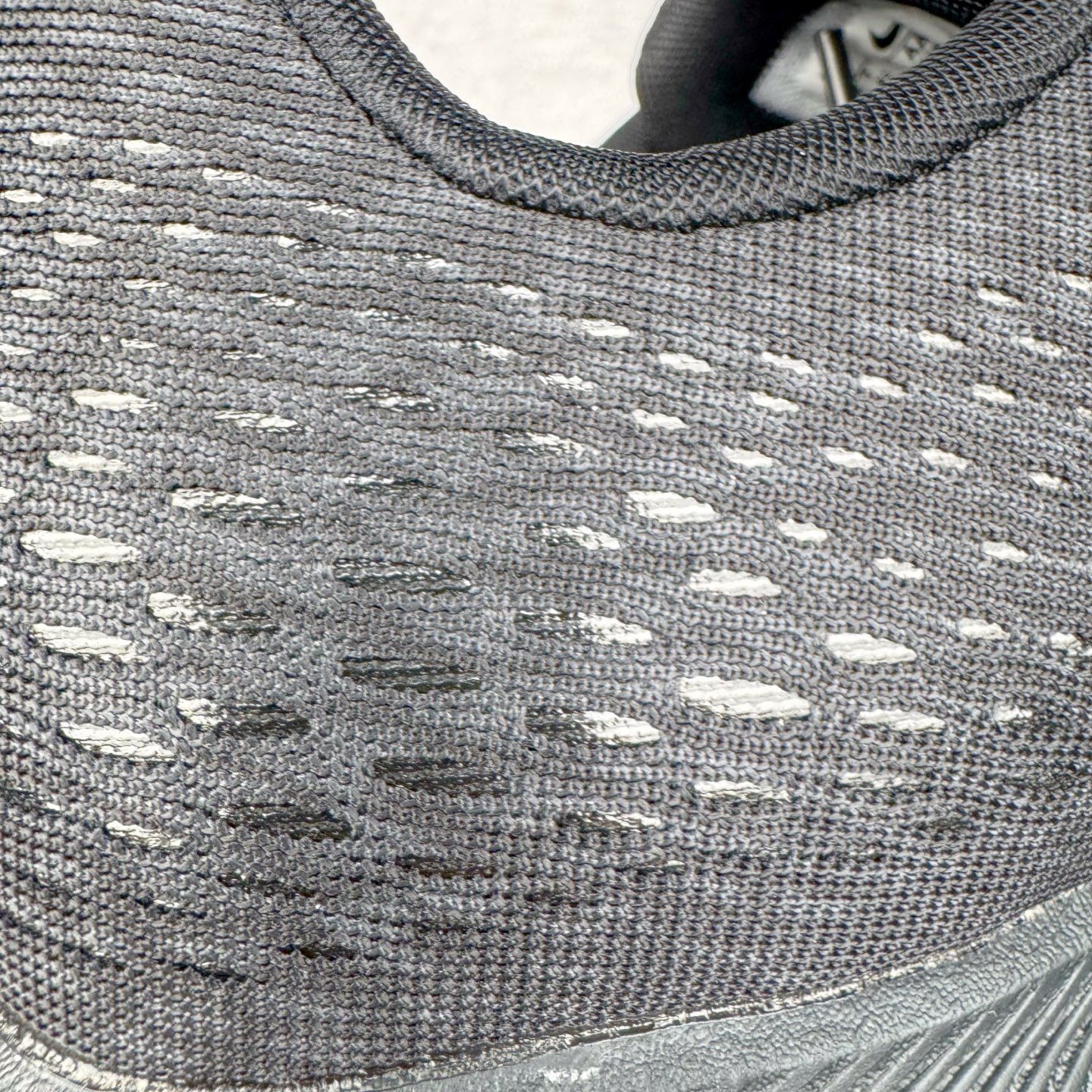 图片[14]-＃TG纯原 NK Zoom Winflo 5 简约舒适织物减震防滑耐磨低帮休闲跑步鞋 AA7406-001 泰光Zp特供批次 市面唯一支持实战的跑鞋 原档案数据原厂网纱 正确高频花纹 前后掌内置Zoom Air气垫 原装MD大底 脚感完美还原 原盒原配 QC检验、钢印 俱全 原底科技 同步原版 脚感堪比Boost 实拍调校N版已经零色差零失真 百分百还原实物色彩所见即所得 不存在货不对板色差等低级问题 选购参考实物拍摄 不混卖不参货 只用心做好货严格选品 承诺混一赔十 尺码：36 36.5 37.5 38 38.5 39 40 40.5 41 42 42.5 43 44 44.5 45-选品中心