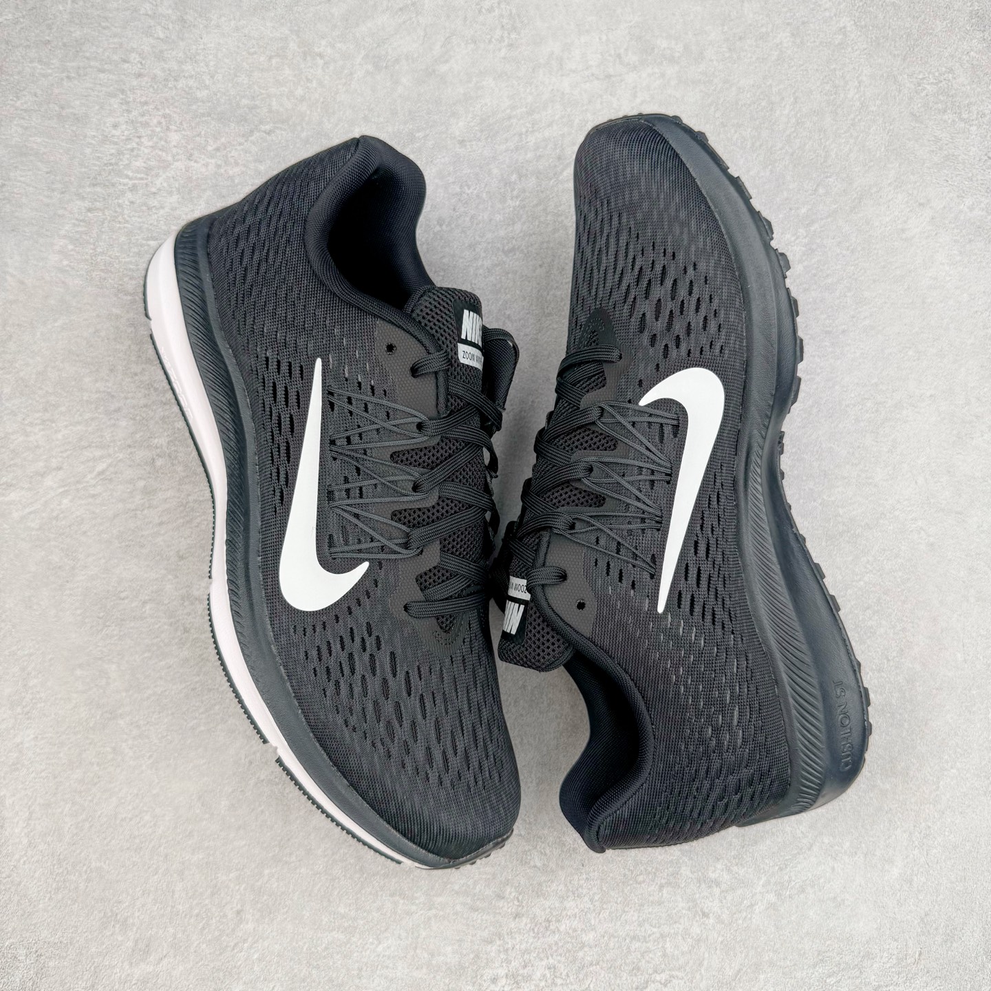 图片[3]-＃TG纯原 NK Zoom Winflo 5 简约舒适织物减震防滑耐磨低帮休闲跑步鞋 AA7406-001 泰光Zp特供批次 市面唯一支持实战的跑鞋 原档案数据原厂网纱 正确高频花纹 前后掌内置Zoom Air气垫 原装MD大底 脚感完美还原 原盒原配 QC检验、钢印 俱全 原底科技 同步原版 脚感堪比Boost 实拍调校N版已经零色差零失真 百分百还原实物色彩所见即所得 不存在货不对板色差等低级问题 选购参考实物拍摄 不混卖不参货 只用心做好货严格选品 承诺混一赔十 尺码：36 36.5 37.5 38 38.5 39 40 40.5 41 42 42.5 43 44 44.5 45-选品中心