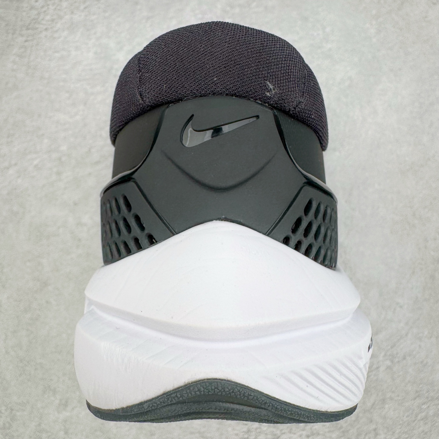 图片[8]-＃TG纯原 NK Air Zoom Vomero 15 编织 网布织物减震防滑耐磨低帮气垫休闲跑步鞋 黑白 CU1855-001 泰光Zp特供批次 市面唯一支持实战的跑鞋 原档案数据原厂网纱 正确高频花纹 前后掌内置Zoom Air气垫 原装MD大底 脚感完美还原 原盒原配 QC检验、钢印 俱全 原底科技 同步原版 脚感堪比Boost 实拍调校N版已经零色差零失真 百分百还原实物色彩所见即所得 不存在货不对板色差等低级问题 选购参考实物拍摄 不混卖不参货 只用心做好货严格选品 承诺混一赔十 尺码：36 36.5 37.5 38 38.5 39 40 40.5 41 42 42.5 43 44 44.5 45-选品中心