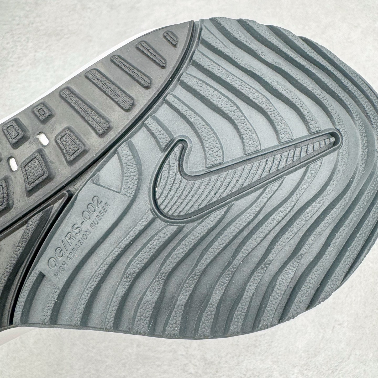 图片[17]-＃TG纯原 NK Air Zoom Vomero 15 编织 网布织物减震防滑耐磨低帮气垫休闲跑步鞋 黑白 CU1855-001 泰光Zp特供批次 市面唯一支持实战的跑鞋 原档案数据原厂网纱 正确高频花纹 前后掌内置Zoom Air气垫 原装MD大底 脚感完美还原 原盒原配 QC检验、钢印 俱全 原底科技 同步原版 脚感堪比Boost 实拍调校N版已经零色差零失真 百分百还原实物色彩所见即所得 不存在货不对板色差等低级问题 选购参考实物拍摄 不混卖不参货 只用心做好货严格选品 承诺混一赔十 尺码：36 36.5 37.5 38 38.5 39 40 40.5 41 42 42.5 43 44 44.5 45-选品中心