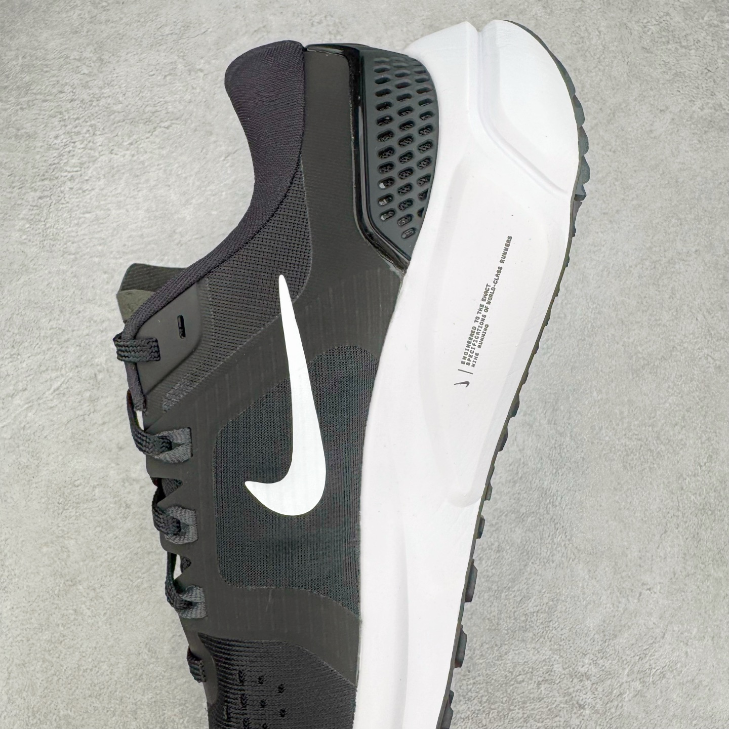 图片[7]-＃TG纯原 NK Air Zoom Vomero 15 编织 网布织物减震防滑耐磨低帮气垫休闲跑步鞋 黑白 CU1855-001 泰光Zp特供批次 市面唯一支持实战的跑鞋 原档案数据原厂网纱 正确高频花纹 前后掌内置Zoom Air气垫 原装MD大底 脚感完美还原 原盒原配 QC检验、钢印 俱全 原底科技 同步原版 脚感堪比Boost 实拍调校N版已经零色差零失真 百分百还原实物色彩所见即所得 不存在货不对板色差等低级问题 选购参考实物拍摄 不混卖不参货 只用心做好货严格选品 承诺混一赔十 尺码：36 36.5 37.5 38 38.5 39 40 40.5 41 42 42.5 43 44 44.5 45-选品中心