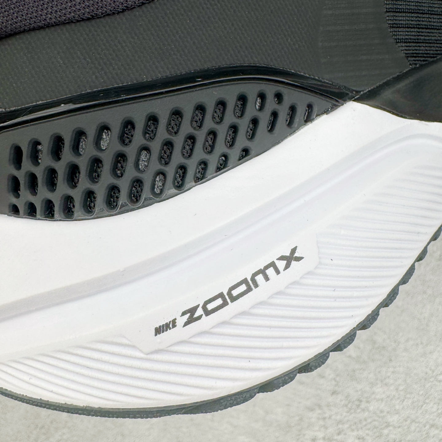 图片[13]-＃TG纯原 NK Air Zoom Vomero 15 编织 网布织物减震防滑耐磨低帮气垫休闲跑步鞋 黑白 CU1855-001 泰光Zp特供批次 市面唯一支持实战的跑鞋 原档案数据原厂网纱 正确高频花纹 前后掌内置Zoom Air气垫 原装MD大底 脚感完美还原 原盒原配 QC检验、钢印 俱全 原底科技 同步原版 脚感堪比Boost 实拍调校N版已经零色差零失真 百分百还原实物色彩所见即所得 不存在货不对板色差等低级问题 选购参考实物拍摄 不混卖不参货 只用心做好货严格选品 承诺混一赔十 尺码：36 36.5 37.5 38 38.5 39 40 40.5 41 42 42.5 43 44 44.5 45-选品中心