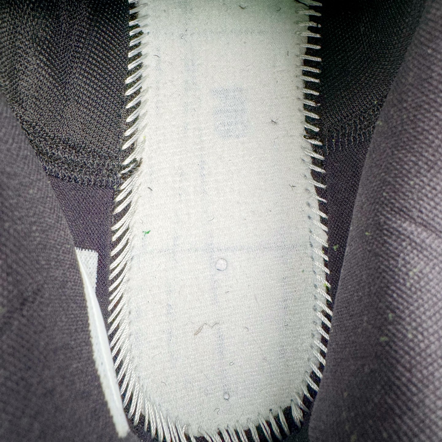 图片[10]-＃TG纯原 NK Air Zoom Vomero 15 编织 网布织物减震防滑耐磨低帮气垫休闲跑步鞋 黑白 CU1855-001 泰光Zp特供批次 市面唯一支持实战的跑鞋 原档案数据原厂网纱 正确高频花纹 前后掌内置Zoom Air气垫 原装MD大底 脚感完美还原 原盒原配 QC检验、钢印 俱全 原底科技 同步原版 脚感堪比Boost 实拍调校N版已经零色差零失真 百分百还原实物色彩所见即所得 不存在货不对板色差等低级问题 选购参考实物拍摄 不混卖不参货 只用心做好货严格选品 承诺混一赔十 尺码：36 36.5 37.5 38 38.5 39 40 40.5 41 42 42.5 43 44 44.5 45-选品中心