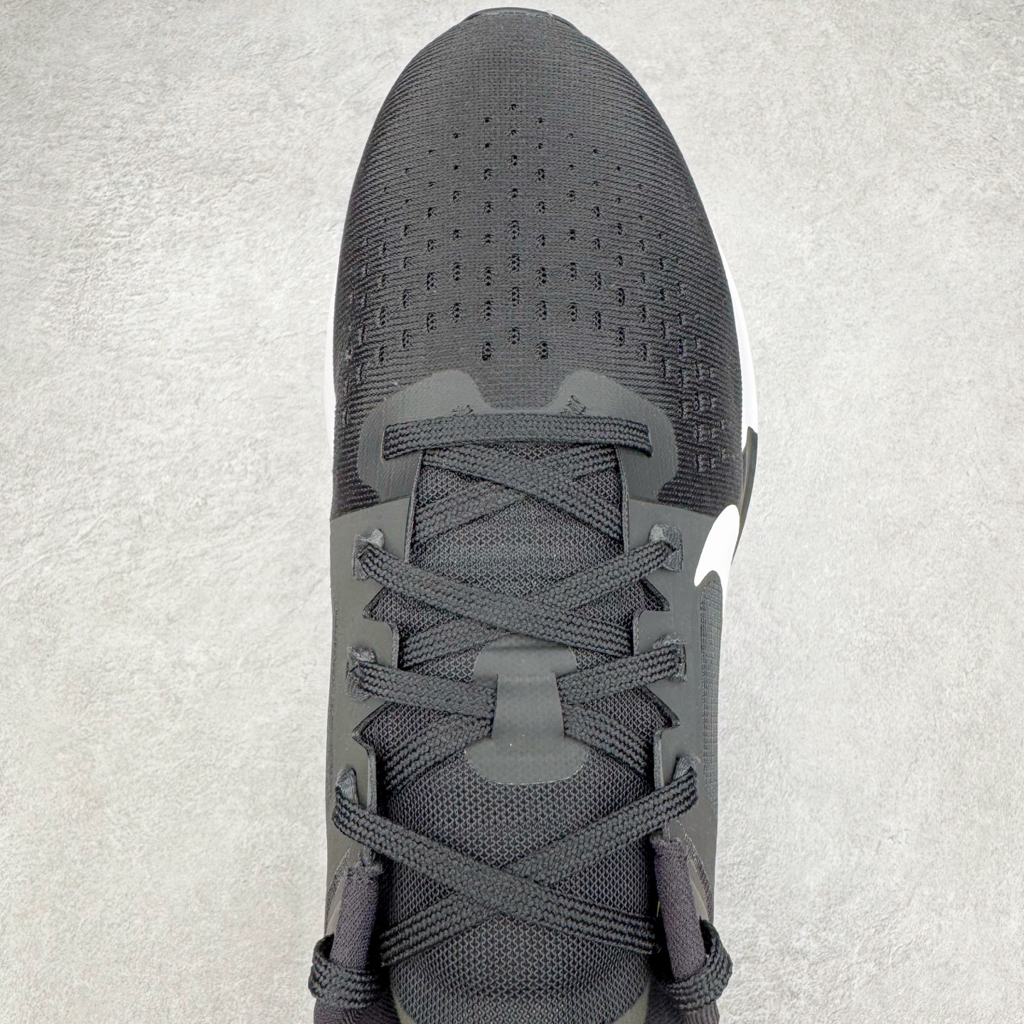 图片[4]-＃TG纯原 NK Air Zoom Vomero 15 编织 网布织物减震防滑耐磨低帮气垫休闲跑步鞋 黑白 CU1855-001 泰光Zp特供批次 市面唯一支持实战的跑鞋 原档案数据原厂网纱 正确高频花纹 前后掌内置Zoom Air气垫 原装MD大底 脚感完美还原 原盒原配 QC检验、钢印 俱全 原底科技 同步原版 脚感堪比Boost 实拍调校N版已经零色差零失真 百分百还原实物色彩所见即所得 不存在货不对板色差等低级问题 选购参考实物拍摄 不混卖不参货 只用心做好货严格选品 承诺混一赔十 尺码：36 36.5 37.5 38 38.5 39 40 40.5 41 42 42.5 43 44 44.5 45-选品中心