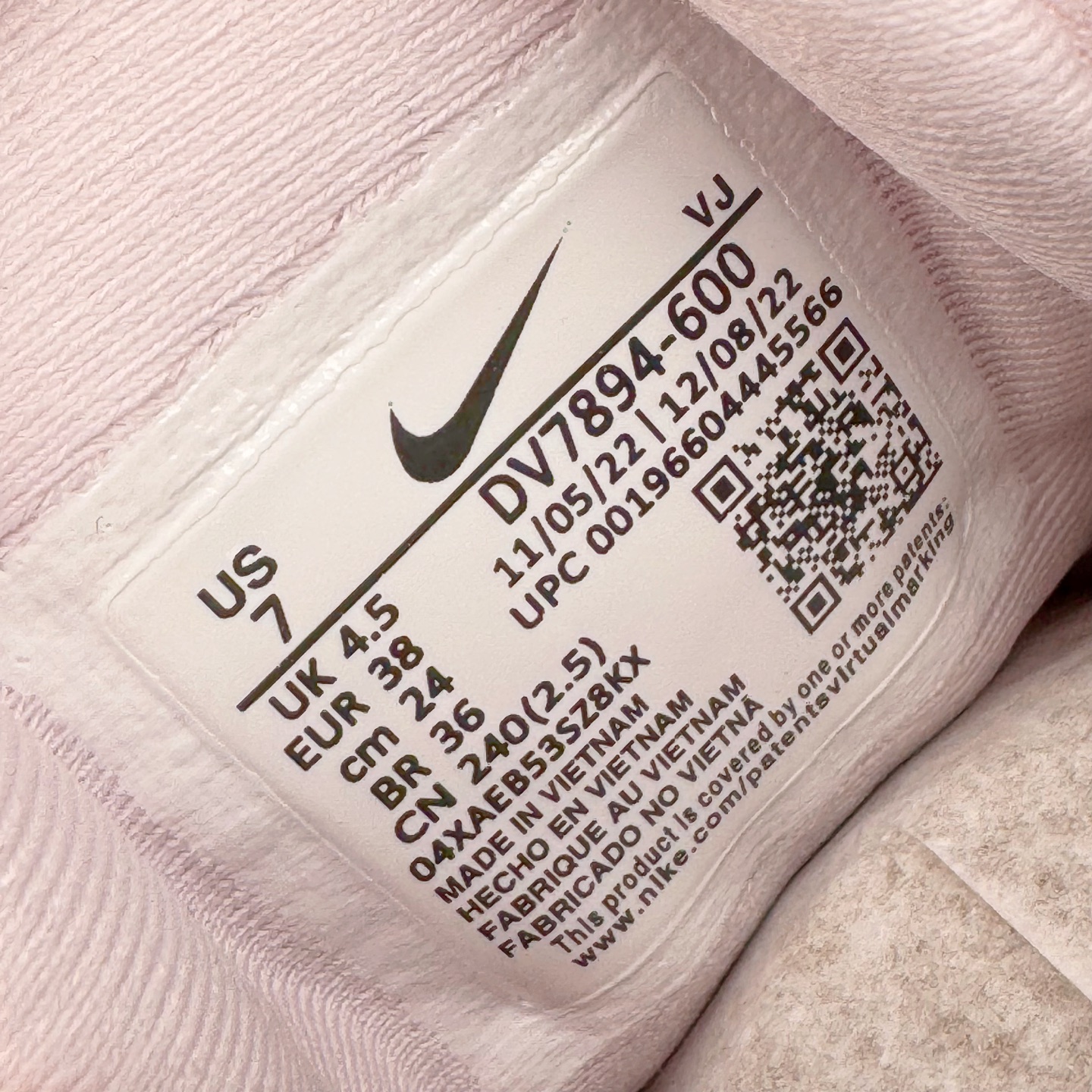 图片[10]-＃TG纯原 NK Zoom Fly 5 马拉松长跑运动休闲缓震碳板跑步鞋 DV7894-600 独家开模内嵌全掌铲形真碳板.如拆解发现非碳板可假一罚十.（非市面上通货TPU塑料板或纸板之类）.鞋底窗口可见zoomx粘接料.非通货使用的纹路雕刻而成.外围搭載轻量级SR02泡棉载体.中底ZoomX泡棉.鞋面采用轻盈网眼设计.鞋垫与原厂一致采用zoomX废料粘接而成.鞋盒.合格证.纸吊牌.三标齐全. 实拍调校N版已经零色差零失真 百分百还原实物色彩所见即所得 不存在货不对板色差等低级问题 选购参考实物拍摄 不混卖不参货 只用心做好货严格选品 承诺混一赔十 尺码：36 36.5 37.5 38 38.5 39 40 40.5 41 42 42.5 43 44 44.5 45-选品中心