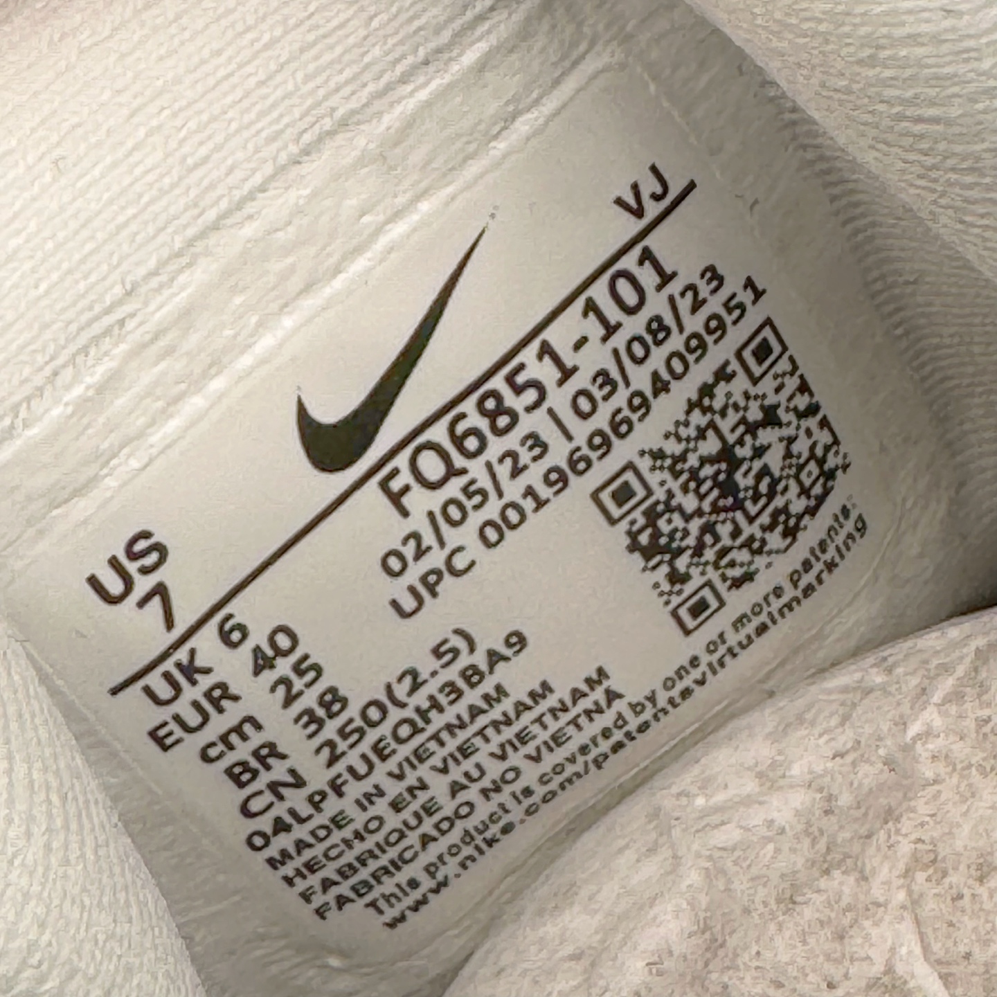 图片[12]-＃TG纯原 NK Zoom Fly 5 马拉松长跑运动休闲缓震碳板跑步鞋 FQ6851-101 独家开模内嵌全掌铲形真碳板.如拆解发现非碳板可假一罚十.（非市面上通货TPU塑料板或纸板之类）.鞋底窗口可见zoomx粘接料.非通货使用的纹路雕刻而成.外围搭載轻量级SR02泡棉载体.中底ZoomX泡棉.鞋面采用轻盈网眼设计.鞋垫与原厂一致采用zoomX废料粘接而成.鞋盒.合格证.纸吊牌.三标齐全. 实拍调校N版已经零色差零失真 百分百还原实物色彩所见即所得 不存在货不对板色差等低级问题 选购参考实物拍摄 不混卖不参货 只用心做好货严格选品 承诺混一赔十 尺码：36 36.5 37.5 38 38.5 39 40 40.5 41 42 42.5 43 44 44.5 45-选品中心