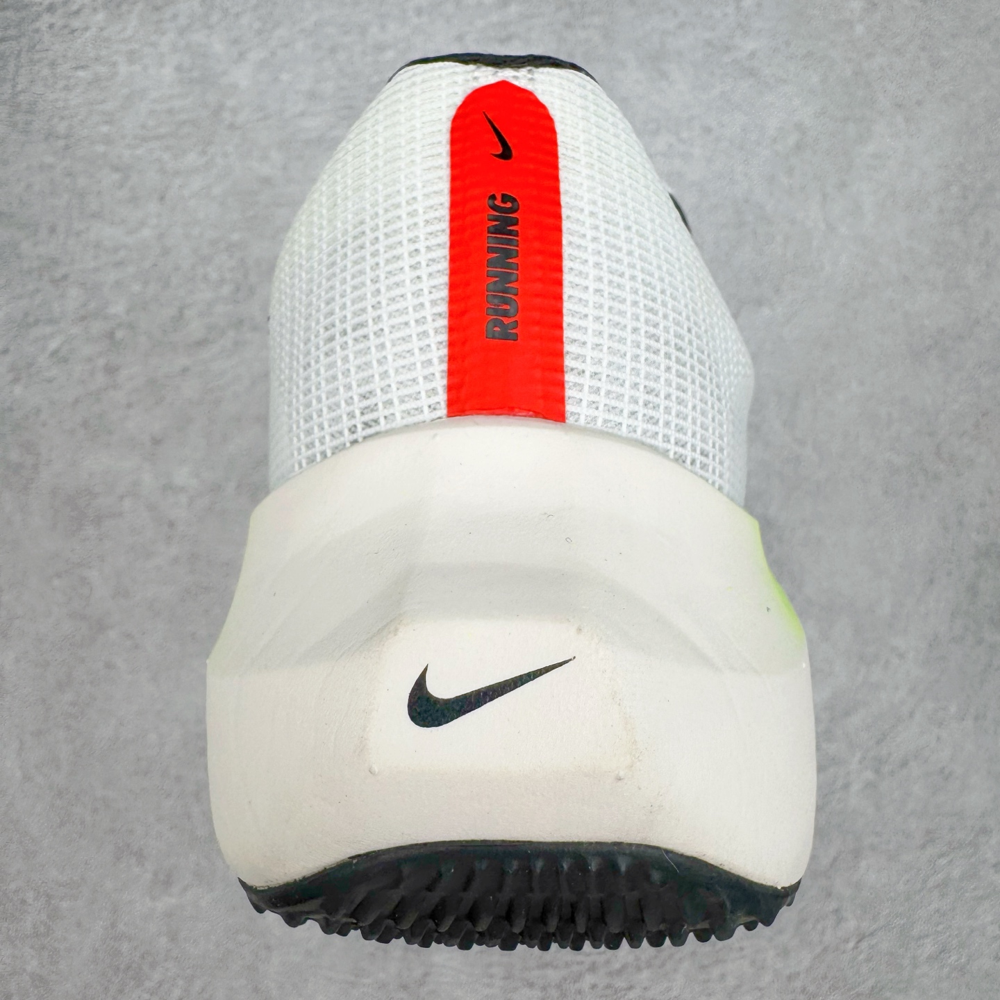 图片[8]-＃TG纯原 NK Zoom Fly 5 马拉松长跑运动休闲缓震碳板跑步鞋 FQ6851-101 独家开模内嵌全掌铲形真碳板.如拆解发现非碳板可假一罚十.（非市面上通货TPU塑料板或纸板之类）.鞋底窗口可见zoomx粘接料.非通货使用的纹路雕刻而成.外围搭載轻量级SR02泡棉载体.中底ZoomX泡棉.鞋面采用轻盈网眼设计.鞋垫与原厂一致采用zoomX废料粘接而成.鞋盒.合格证.纸吊牌.三标齐全. 实拍调校N版已经零色差零失真 百分百还原实物色彩所见即所得 不存在货不对板色差等低级问题 选购参考实物拍摄 不混卖不参货 只用心做好货严格选品 承诺混一赔十 尺码：36 36.5 37.5 38 38.5 39 40 40.5 41 42 42.5 43 44 44.5 45-选品中心