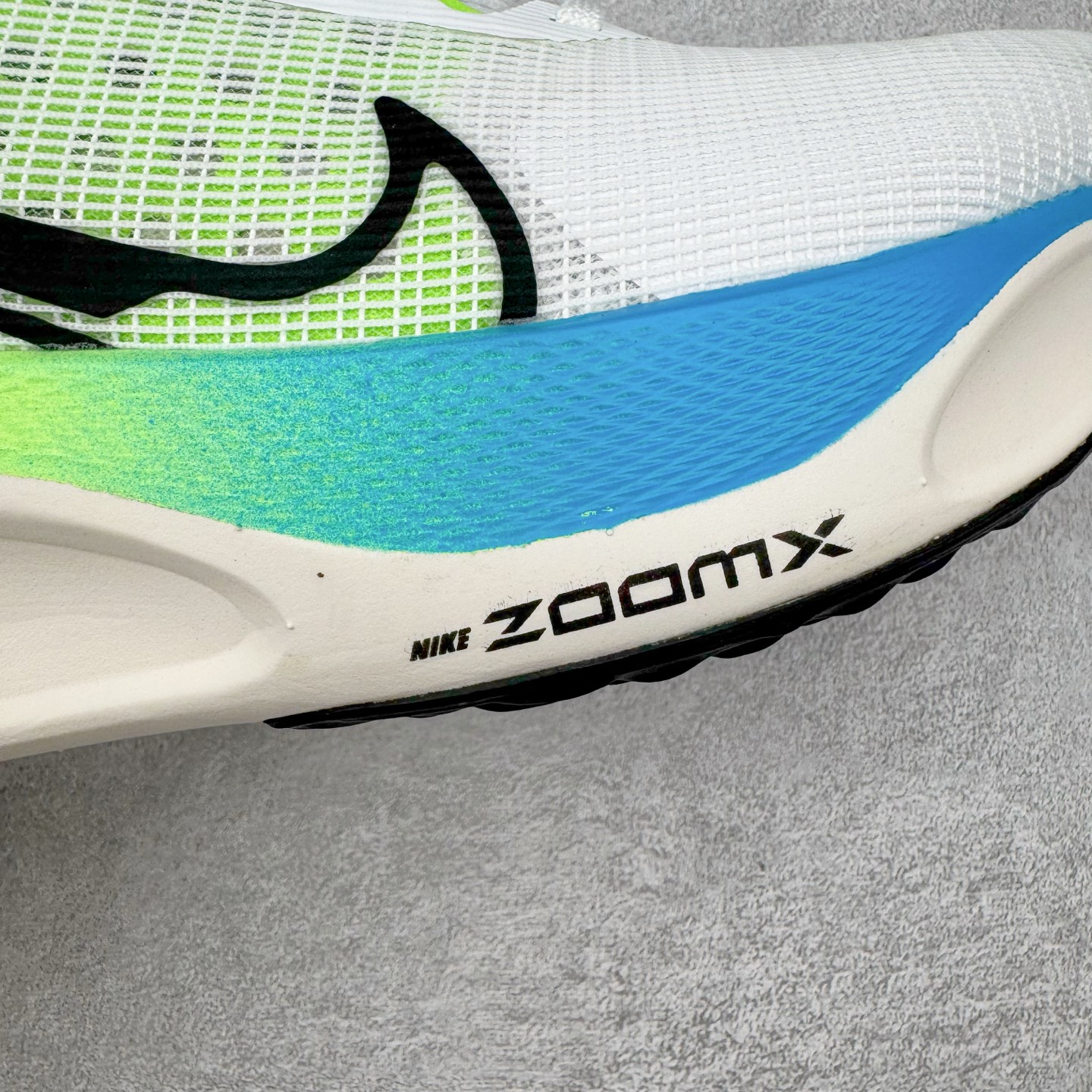 图片[16]-＃TG纯原 NK Zoom Fly 5 马拉松长跑运动休闲缓震碳板跑步鞋 FQ6851-101 独家开模内嵌全掌铲形真碳板.如拆解发现非碳板可假一罚十.（非市面上通货TPU塑料板或纸板之类）.鞋底窗口可见zoomx粘接料.非通货使用的纹路雕刻而成.外围搭載轻量级SR02泡棉载体.中底ZoomX泡棉.鞋面采用轻盈网眼设计.鞋垫与原厂一致采用zoomX废料粘接而成.鞋盒.合格证.纸吊牌.三标齐全. 实拍调校N版已经零色差零失真 百分百还原实物色彩所见即所得 不存在货不对板色差等低级问题 选购参考实物拍摄 不混卖不参货 只用心做好货严格选品 承诺混一赔十 尺码：36 36.5 37.5 38 38.5 39 40 40.5 41 42 42.5 43 44 44.5 45-选品中心