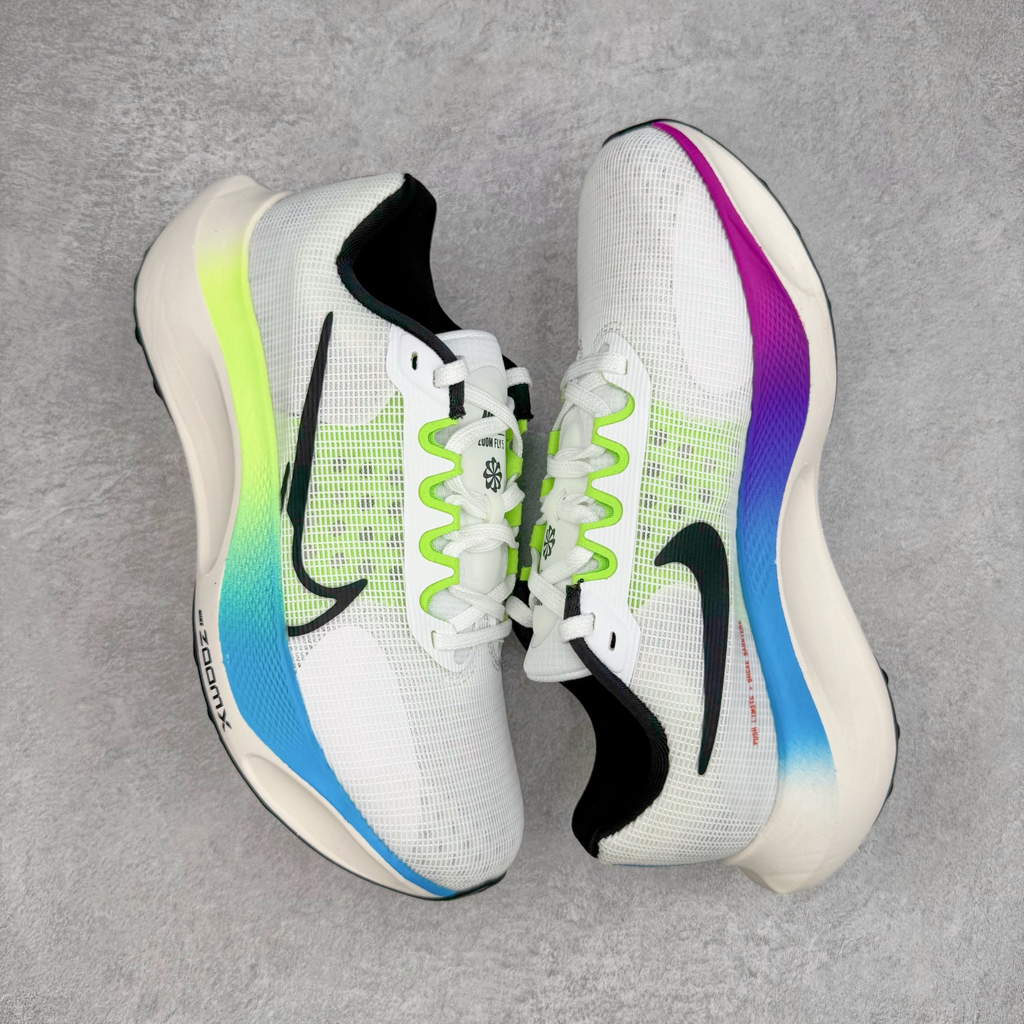 图片[3]-＃TG纯原 NK Zoom Fly 5 马拉松长跑运动休闲缓震碳板跑步鞋 FQ6851-101 独家开模内嵌全掌铲形真碳板.如拆解发现非碳板可假一罚十.（非市面上通货TPU塑料板或纸板之类）.鞋底窗口可见zoomx粘接料.非通货使用的纹路雕刻而成.外围搭載轻量级SR02泡棉载体.中底ZoomX泡棉.鞋面采用轻盈网眼设计.鞋垫与原厂一致采用zoomX废料粘接而成.鞋盒.合格证.纸吊牌.三标齐全. 实拍调校N版已经零色差零失真 百分百还原实物色彩所见即所得 不存在货不对板色差等低级问题 选购参考实物拍摄 不混卖不参货 只用心做好货严格选品 承诺混一赔十 尺码：36 36.5 37.5 38 38.5 39 40 40.5 41 42 42.5 43 44 44.5 45-选品中心