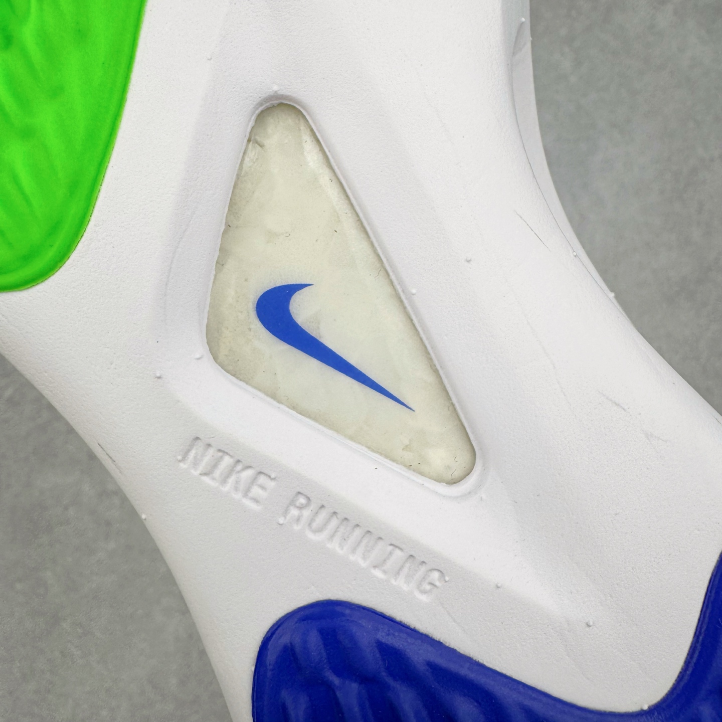 图片[17]-＃TG纯原 NK Zoom Fly 5 马拉松长跑运动休闲缓震碳板跑步鞋 DM8968-101 独家开模内嵌全掌铲形真碳板.如拆解发现非碳板可假一罚十.（非市面上通货TPU塑料板或纸板之类）.鞋底窗口可见zoomx粘接料.非通货使用的纹路雕刻而成.外围搭載轻量级SR02泡棉载体.中底ZoomX泡棉.鞋面采用轻盈网眼设计.鞋垫与原厂一致采用zoomX废料粘接而成.鞋盒.合格证.纸吊牌.三标齐全. 实拍调校N版已经零色差零失真 百分百还原实物色彩所见即所得 不存在货不对板色差等低级问题 选购参考实物拍摄 不混卖不参货 只用心做好货严格选品 承诺混一赔十 尺码：36 36.5 37.5 38 38.5 39 40 40.5 41 42 42.5 43 44 44.5 45-选品中心