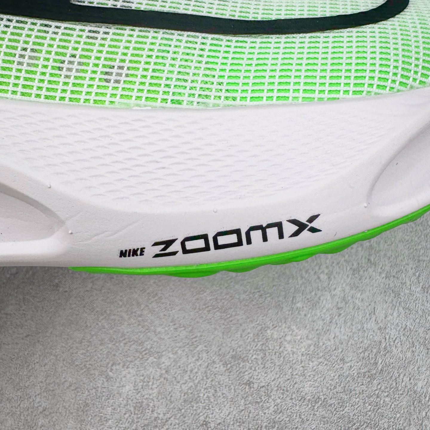 图片[16]-＃TG纯原 NK Zoom Fly 5 马拉松长跑运动休闲缓震碳板跑步鞋 DM8968-101 独家开模内嵌全掌铲形真碳板.如拆解发现非碳板可假一罚十.（非市面上通货TPU塑料板或纸板之类）.鞋底窗口可见zoomx粘接料.非通货使用的纹路雕刻而成.外围搭載轻量级SR02泡棉载体.中底ZoomX泡棉.鞋面采用轻盈网眼设计.鞋垫与原厂一致采用zoomX废料粘接而成.鞋盒.合格证.纸吊牌.三标齐全. 实拍调校N版已经零色差零失真 百分百还原实物色彩所见即所得 不存在货不对板色差等低级问题 选购参考实物拍摄 不混卖不参货 只用心做好货严格选品 承诺混一赔十 尺码：36 36.5 37.5 38 38.5 39 40 40.5 41 42 42.5 43 44 44.5 45-选品中心