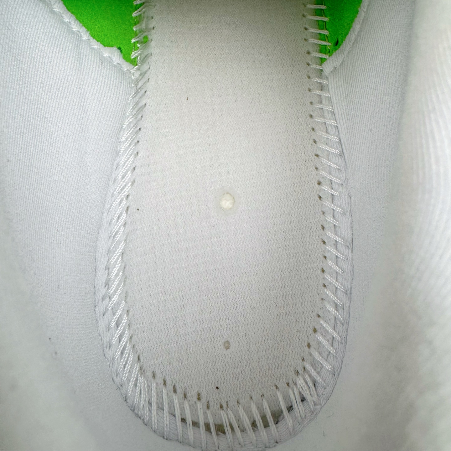 图片[11]-＃TG纯原 NK Zoom Fly 5 马拉松长跑运动休闲缓震碳板跑步鞋 DM8968-101 独家开模内嵌全掌铲形真碳板.如拆解发现非碳板可假一罚十.（非市面上通货TPU塑料板或纸板之类）.鞋底窗口可见zoomx粘接料.非通货使用的纹路雕刻而成.外围搭載轻量级SR02泡棉载体.中底ZoomX泡棉.鞋面采用轻盈网眼设计.鞋垫与原厂一致采用zoomX废料粘接而成.鞋盒.合格证.纸吊牌.三标齐全. 实拍调校N版已经零色差零失真 百分百还原实物色彩所见即所得 不存在货不对板色差等低级问题 选购参考实物拍摄 不混卖不参货 只用心做好货严格选品 承诺混一赔十 尺码：36 36.5 37.5 38 38.5 39 40 40.5 41 42 42.5 43 44 44.5 45-选品中心