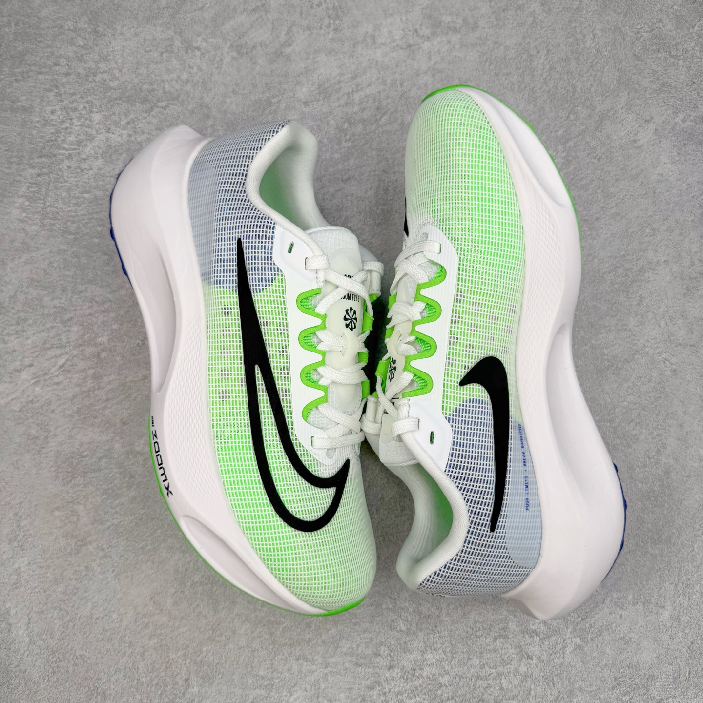 图片[3]-＃TG纯原 NK Zoom Fly 5 马拉松长跑运动休闲缓震碳板跑步鞋 DM8968-101 独家开模内嵌全掌铲形真碳板.如拆解发现非碳板可假一罚十.（非市面上通货TPU塑料板或纸板之类）.鞋底窗口可见zoomx粘接料.非通货使用的纹路雕刻而成.外围搭載轻量级SR02泡棉载体.中底ZoomX泡棉.鞋面采用轻盈网眼设计.鞋垫与原厂一致采用zoomX废料粘接而成.鞋盒.合格证.纸吊牌.三标齐全. 实拍调校N版已经零色差零失真 百分百还原实物色彩所见即所得 不存在货不对板色差等低级问题 选购参考实物拍摄 不混卖不参货 只用心做好货严格选品 承诺混一赔十 尺码：36 36.5 37.5 38 38.5 39 40 40.5 41 42 42.5 43 44 44.5 45-选品中心