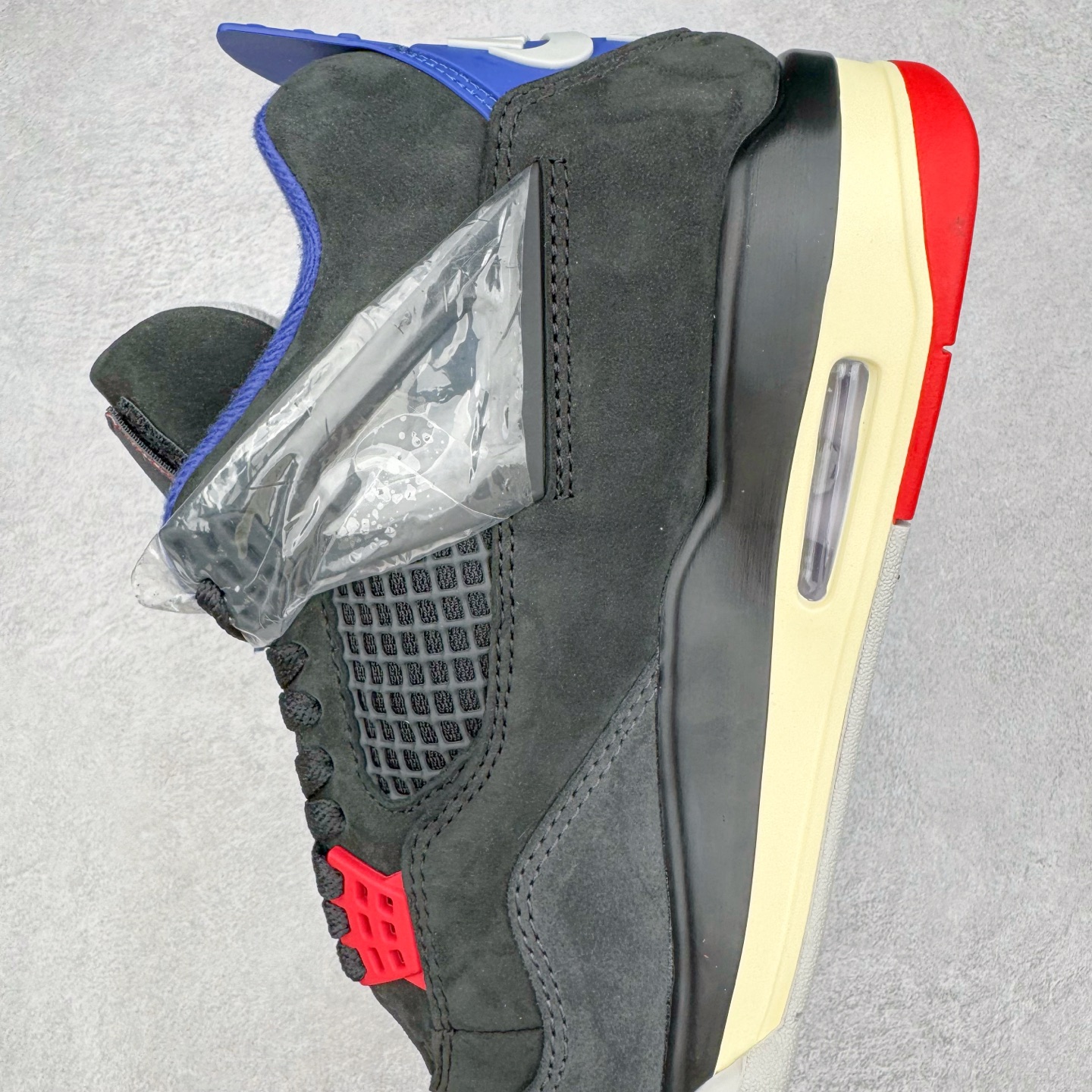 图片[7]-＃K版纯原 Air Jordan AJ4 Rare Air Laser 稀有空气 黑蓝红 FV5029-003 全新升级改良 原鞋原楦原纸板同源开发 完美呈现乔4的版型 内侧正确双色网格 还原细节 原厂皮料 正确气垫颜色 正确网格工艺 正确拉帮工艺 全鞋原装材料制作 原档案原模具打造 支持全方位与正品对比 尺码：36 36.5 37.5 38 38.5 39 40 40.5 41 42 42.5 43 44 44.5 45 46 47.5-选品中心