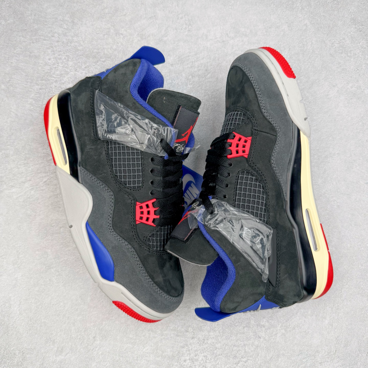 图片[3]-＃K版纯原 Air Jordan AJ4 Rare Air Laser 稀有空气 黑蓝红 FV5029-003 全新升级改良 原鞋原楦原纸板同源开发 完美呈现乔4的版型 内侧正确双色网格 还原细节 原厂皮料 正确气垫颜色 正确网格工艺 正确拉帮工艺 全鞋原装材料制作 原档案原模具打造 支持全方位与正品对比 尺码：36 36.5 37.5 38 38.5 39 40 40.5 41 42 42.5 43 44 44.5 45 46 47.5-选品中心