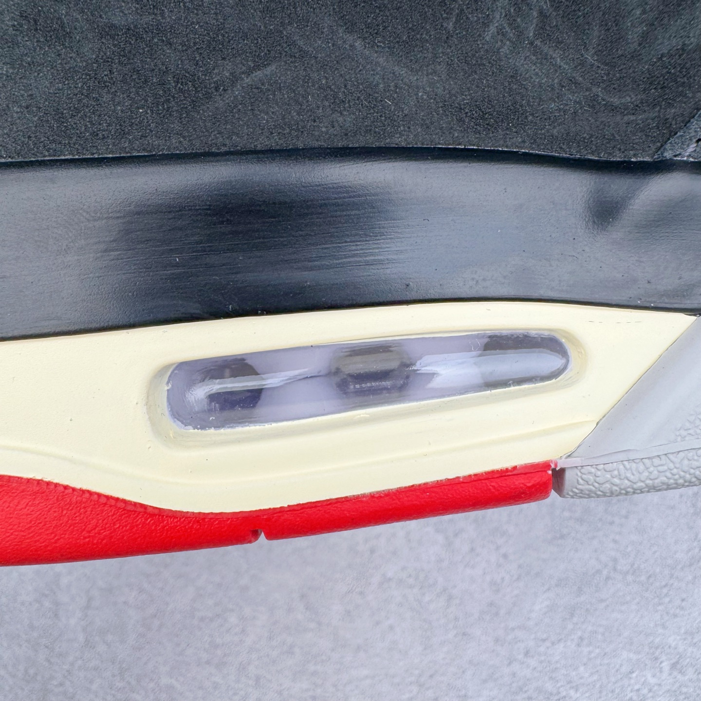 图片[13]-＃K版纯原 Air Jordan AJ4 Rare Air Laser 稀有空气 黑蓝红 FV5029-003 全新升级改良 原鞋原楦原纸板同源开发 完美呈现乔4的版型 内侧正确双色网格 还原细节 原厂皮料 正确气垫颜色 正确网格工艺 正确拉帮工艺 全鞋原装材料制作 原档案原模具打造 支持全方位与正品对比 尺码：36 36.5 37.5 38 38.5 39 40 40.5 41 42 42.5 43 44 44.5 45 46 47.5-选品中心