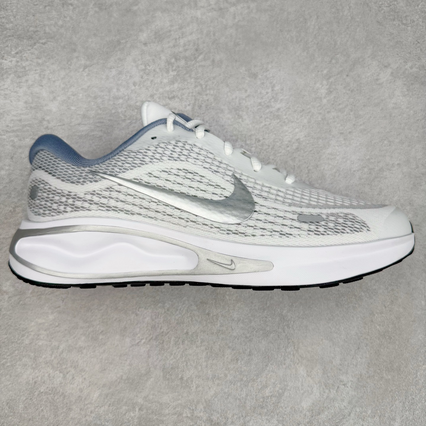 图片[8]-＃TG纯原 NK Journey Run 旅程慢跑系列低帮轻质缓震休闲运动公路跑步鞋 采用科技织法轻盈织物合成鞋面材质 搭载柔软厚实ComfiRide 泡绵缓震组合外置防滑耐磨橡胶底片 穿上 Journey Run 公路跑步鞋 尽情畅跑 享受每一步的风景 搭载柔软厚实的 ComfiRide 泡绵缓震配置 助你征服充满挑战的路面 大步流星 微笑前行 该鞋款舒适非凡 让你爱不释脚 尺码：35.5 36 36.5 37.5 38 38.5 39 40 40.5 41 42 42.5 43 44 44.5 45-选品中心