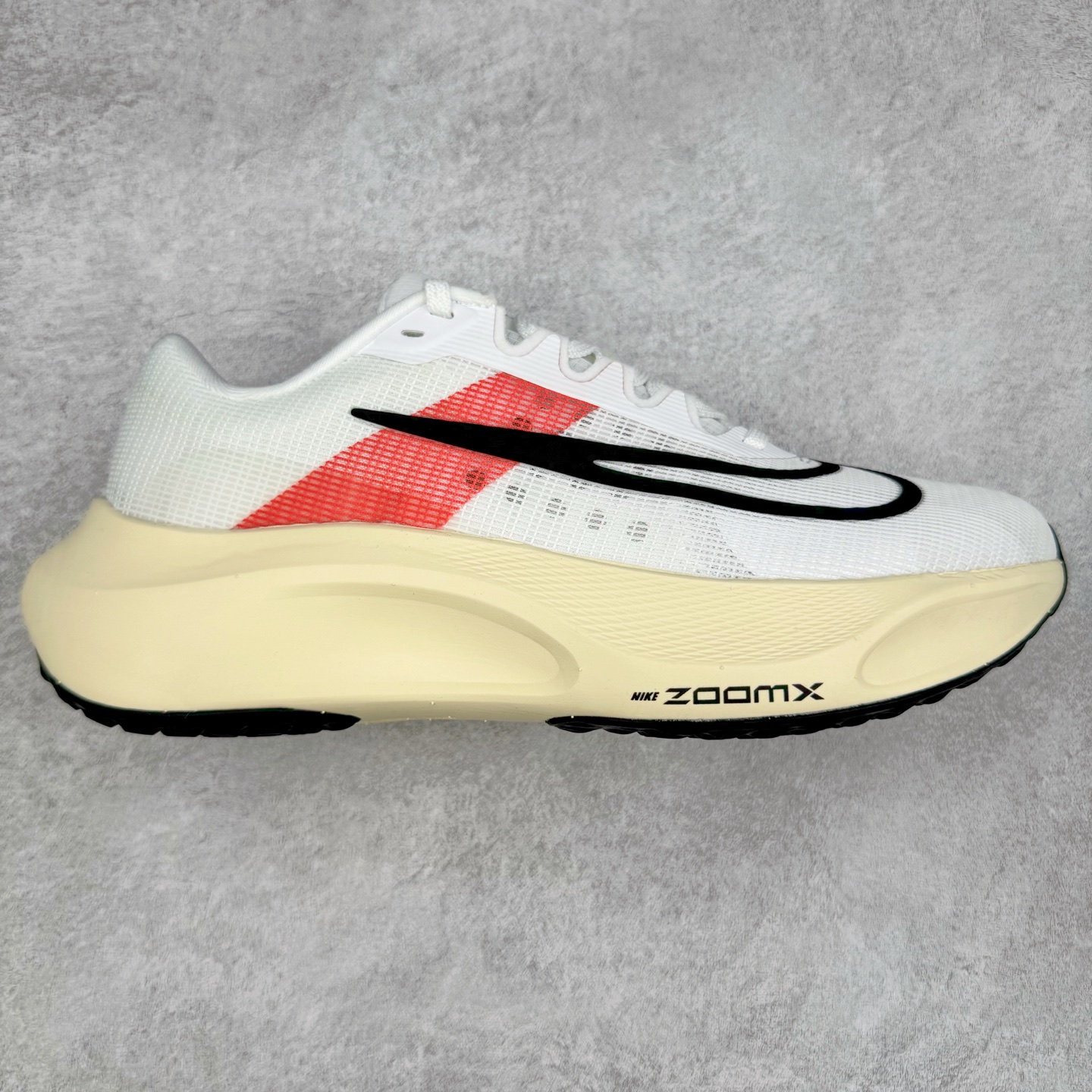 图片[14]-＃TG纯原 NK Zoom Fly 5 马拉松长跑运动休闲缓震碳板跑步鞋 独家开模内嵌全掌铲形真碳板.如拆解发现非碳板可假一罚十.（非市面上通货TPU塑料板或纸板之类）.鞋底窗口可见zoomx粘接料.非通货使用的纹路雕刻而成.外围搭載轻量级SR02泡棉载体.中底ZoomX泡棉.鞋面采用轻盈网眼设计.鞋垫与原厂一致采用zoomX废料粘接而成.鞋盒.合格证.纸吊牌.三标齐全. 实拍调校N版已经零色差零失真 百分百还原实物色彩所见即所得 不存在货不对板色差等低级问题 选购参考实物拍摄 不混卖不参货 只用心做好货严格选品 承诺混一赔十 尺码：36 36.5 37.5 38 38.5 39 40 40.5 41 42 42.5 43 44 44.5 45-选品中心