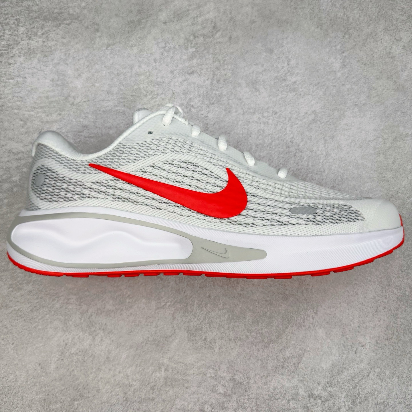 图片[7]-＃TG纯原 NK Journey Run 旅程慢跑系列低帮轻质缓震休闲运动公路跑步鞋 采用科技织法轻盈织物合成鞋面材质 搭载柔软厚实ComfiRide 泡绵缓震组合外置防滑耐磨橡胶底片 穿上 Journey Run 公路跑步鞋 尽情畅跑 享受每一步的风景 搭载柔软厚实的 ComfiRide 泡绵缓震配置 助你征服充满挑战的路面 大步流星 微笑前行 该鞋款舒适非凡 让你爱不释脚 尺码：35.5 36 36.5 37.5 38 38.5 39 40 40.5 41 42 42.5 43 44 44.5 45-选品中心