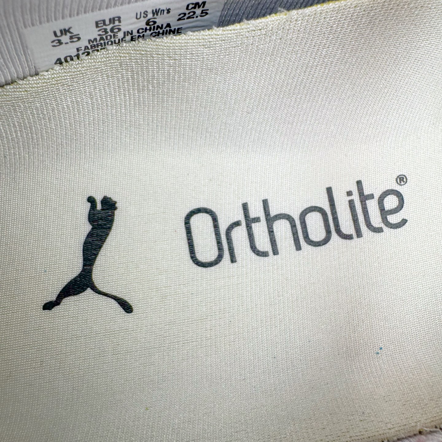 图片[12]-＃S2 PUMA Speedcat Ballerina 彪马柔软舒适防滑耐磨低帮生活休闲鞋芭蕾舞鞋单鞋玛丽珍鞋 这次，PUMA决定再对Speedcat来一次创新，以芭蕾舞鞋为灵感，将芭蕾舞鞋的灵动与轻盈感与赛车鞋融为一体，带来极具个性的全新鞋款Speedcat Ballerina。Speedcat Ballerina由Speedcat去除鞋舌、鞋带以及部分鞋侧位打造而成，鞋带部分被改为如同芭蕾鞋般的交叉弹性带，PUMA的标志依旧设计于鞋侧旁，整个鞋款外观变得更加优雅。Speedcat Ballerina 还汲取了赛车鞋的抓地设计，配备经典橡胶大底。尺码：36 37 37.5 38 38.5 39 40-选品中心