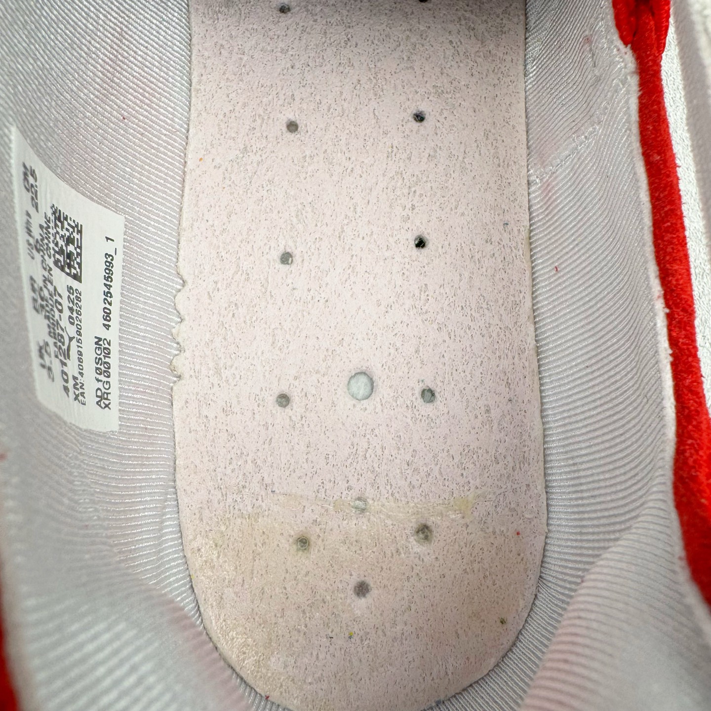 图片[11]-＃S2 PUMA Speedcat Ballerina 彪马柔软舒适防滑耐磨低帮生活休闲鞋芭蕾舞鞋单鞋玛丽珍鞋 这次，PUMA决定再对Speedcat来一次创新，以芭蕾舞鞋为灵感，将芭蕾舞鞋的灵动与轻盈感与赛车鞋融为一体，带来极具个性的全新鞋款Speedcat Ballerina。Speedcat Ballerina由Speedcat去除鞋舌、鞋带以及部分鞋侧位打造而成，鞋带部分被改为如同芭蕾鞋般的交叉弹性带，PUMA的标志依旧设计于鞋侧旁，整个鞋款外观变得更加优雅。Speedcat Ballerina 还汲取了赛车鞋的抓地设计，配备经典橡胶大底。尺码：36 37 37.5 38 38.5 39 40-选品中心