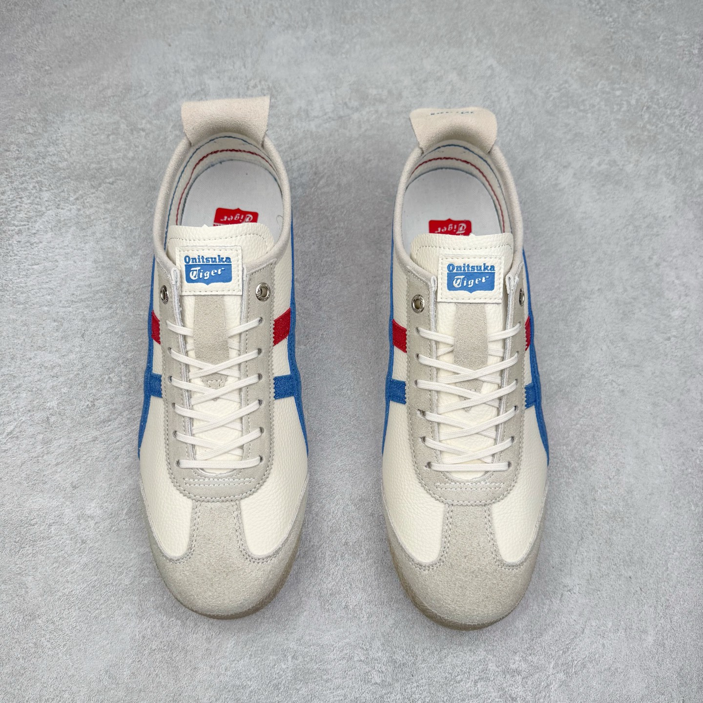 图片[2]-＃C版 Asics Onitsuka Tiger MEXICO 66 亚瑟士鬼冢虎复古经典板鞋 CNY 龙年限定 白红 市场王者选手 海外订单工厂出品 长期生产补货永不断码 超成熟稳定的做工品控 原装全套纸板楦头开发 原汁原味 完美呈现版型 私模正确鞋底咬花纹路 一比一鞋头弧度高度鞋身弧度 绝不口嗨 细节品控鞋型随意秒杀市面 原档咬花纹路私模大底 一个单元有六个三角形 总体形拼接呈现花瓣状 官方四联吊牌 原装Ortholite轻量化鞋垫 原盒原配 质保卡 说明书 钢印防尘纸 纸板中底带钢印 乳胶组合鞋垫 支持全方位的对比专柜 产品从款式颜色造型上体现出追求舒适和细节的完美 鞋类更是推崇手工制作的严谨与完美 融舒适性与可穿性的设计风格 注重细节的完美和别致魅力 既保持稳重 又不失轻松的时尚感 尺码：36 37 37.5 38 39 39.5 40 40.5 41.5 42 42.5 43.5 44 45-选品中心