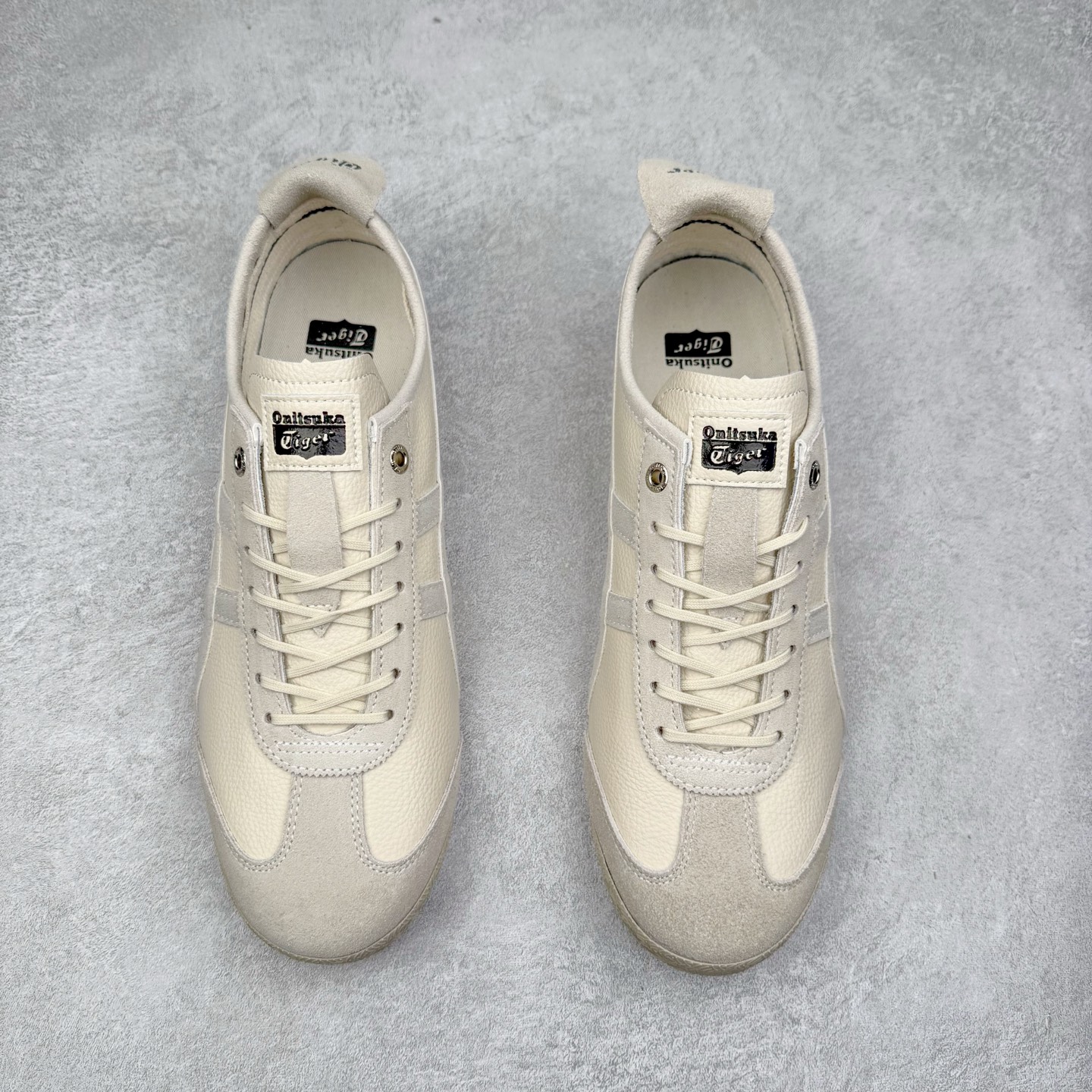 图片[2]-＃C版 Asics Onitsuka Tiger MEXICO 66 亚瑟士鬼冢虎复古经典板鞋 CNY 龙年限定 白红 市场王者选手 海外订单工厂出品 长期生产补货永不断码 超成熟稳定的做工品控 原装全套纸板楦头开发 原汁原味 完美呈现版型 私模正确鞋底咬花纹路 一比一鞋头弧度高度鞋身弧度 绝不口嗨 细节品控鞋型随意秒杀市面 原档咬花纹路私模大底 一个单元有六个三角形 总体形拼接呈现花瓣状 官方四联吊牌 原装Ortholite轻量化鞋垫 原盒原配 质保卡 说明书 钢印防尘纸 纸板中底带钢印 乳胶组合鞋垫 支持全方位的对比专柜 产品从款式颜色造型上体现出追求舒适和细节的完美 鞋类更是推崇手工制作的严谨与完美 融舒适性与可穿性的设计风格 注重细节的完美和别致魅力 既保持稳重 又不失轻松的时尚感 尺码：36 37 37.5 38 39 39.5 40 40.5 41.5 42 42.5 43.5 44 45-选品中心