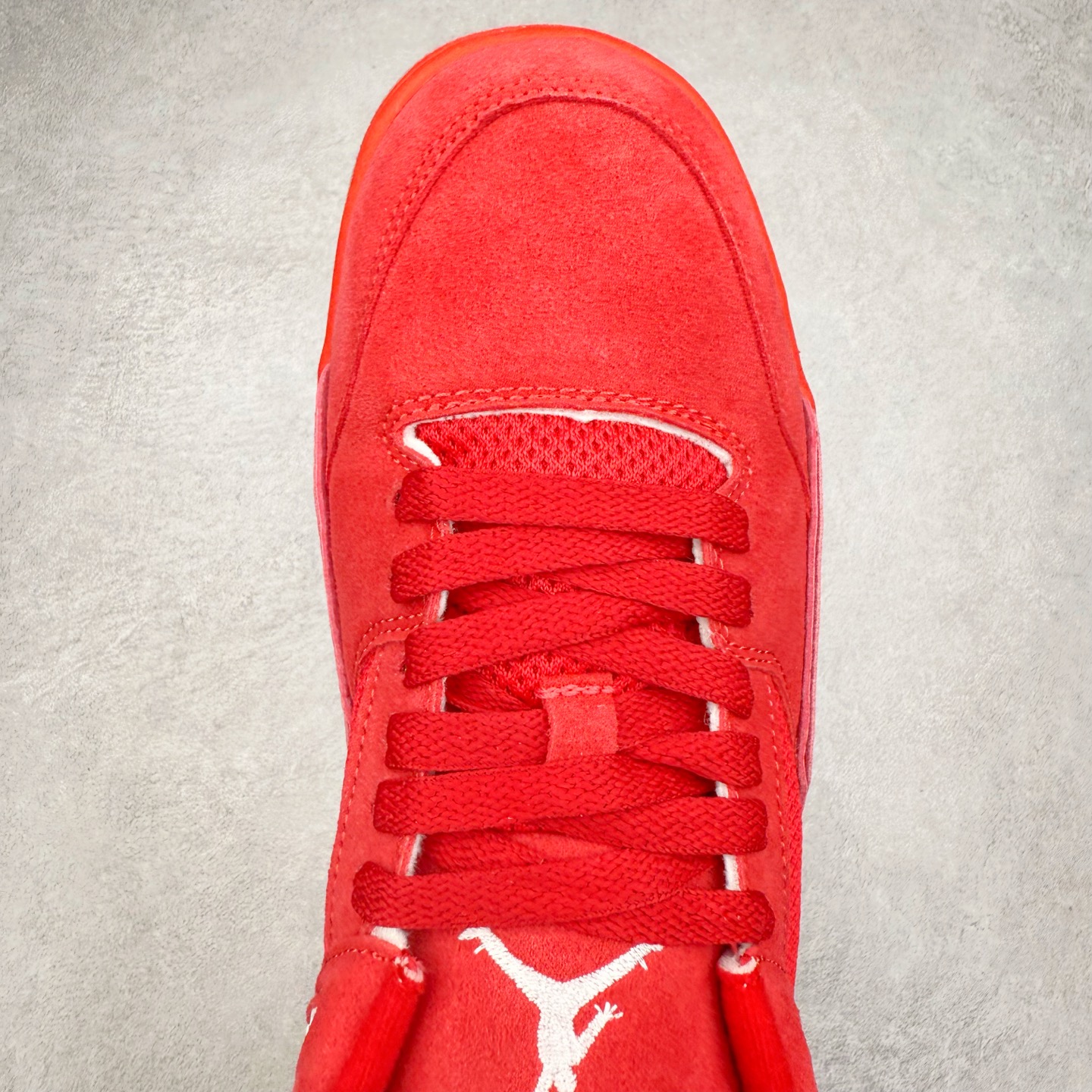 图片[4]-Air Jordan AJ Flight Court 乔丹低帮复古篮球鞋 设计简约又不失复古韵味鞋内的鞋垫柔软且有弹性 能够很好地缓冲落地时的冲击力鞋面的材质贴合脚部 鞋底的纹路设计合理 抓地力很强 尺码： 36 36.5 37.5 38 38.5 39 40 40.5 41 42 42.5 43 44 45 46 47 47.5-选品中心