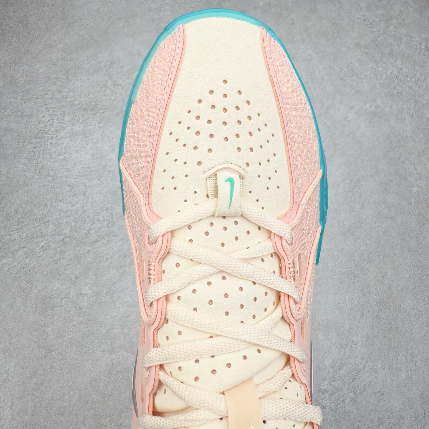 图片[4]-NK G.T. Cut 3.0 EP GT3代实战篮球鞋 DV2918-601 该鞋款采用出众回弹设计 为切入、转向和移步篮筐提供出色的能量回馈 回弹性能带来弹力充沛的迈步体验 助你爆发疾速 全掌型 ZoomX 泡绵 缔造弹力出众的轻盈迈步体验 助你在比赛升温时能够急速快攻 驰骋全场 鞋面绳线与鞋带相结合 有助稳固前足 后跟搭配加垫鞋口 为脚踝营造舒适稳固感受 全掌型 ZoomX 泡绵 能够带来出众的能量回馈 前足外侧采用精巧塑料覆面 在瞬间爆发时提供稳固脚感 尺码：39 40 40.5 41 42 42.5 43 44 44.5 45 46-选品中心