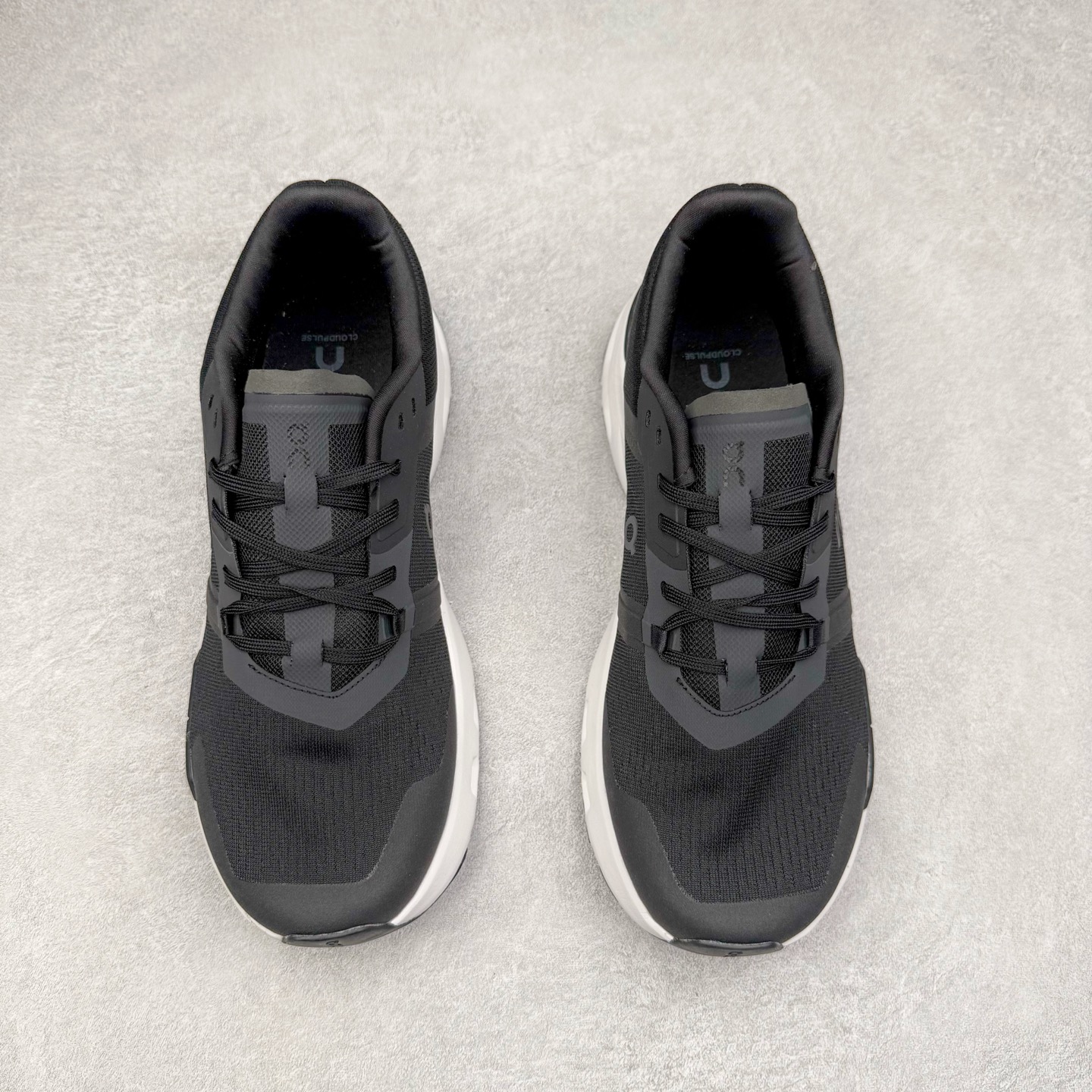 图片[2]-On Cloudflow 昂跑减震生活休闲鞋 此运动品牌 开创于2010年 缓震着陆、强效回弹、轻柔质感的设计构思始终是ON研制关键 与此同时基于“为全球提供革新性的跑步感受”信念 陆续推出了多款跑鞋及其以专业运动人体跑步工程学为设计关键的功能性跑步服饰设备 让跑者不费力气地畅快畅跑 尺码：36 36.5 37.5 38 38.5 39 40 40.5 41 42 42.5 43 44 44.5 45-选品中心