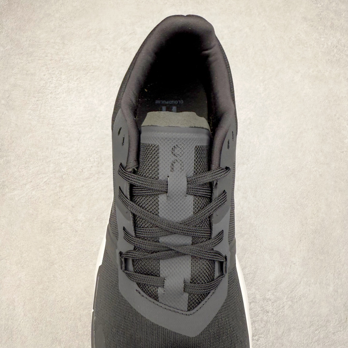 图片[5]-On Cloudflow 昂跑减震生活休闲鞋 此运动品牌 开创于2010年 缓震着陆、强效回弹、轻柔质感的设计构思始终是ON研制关键 与此同时基于“为全球提供革新性的跑步感受”信念 陆续推出了多款跑鞋及其以专业运动人体跑步工程学为设计关键的功能性跑步服饰设备 让跑者不费力气地畅快畅跑 尺码：36 36.5 37.5 38 38.5 39 40 40.5 41 42 42.5 43 44 44.5 45-选品中心