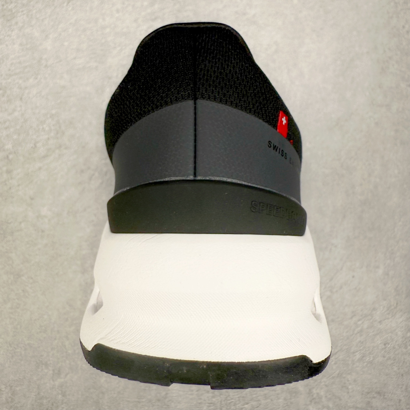 图片[8]-On Cloudflow 昂跑减震生活休闲鞋 此运动品牌 开创于2010年 缓震着陆、强效回弹、轻柔质感的设计构思始终是ON研制关键 与此同时基于“为全球提供革新性的跑步感受”信念 陆续推出了多款跑鞋及其以专业运动人体跑步工程学为设计关键的功能性跑步服饰设备 让跑者不费力气地畅快畅跑 尺码：36 36.5 37.5 38 38.5 39 40 40.5 41 42 42.5 43 44 44.5 45-选品中心