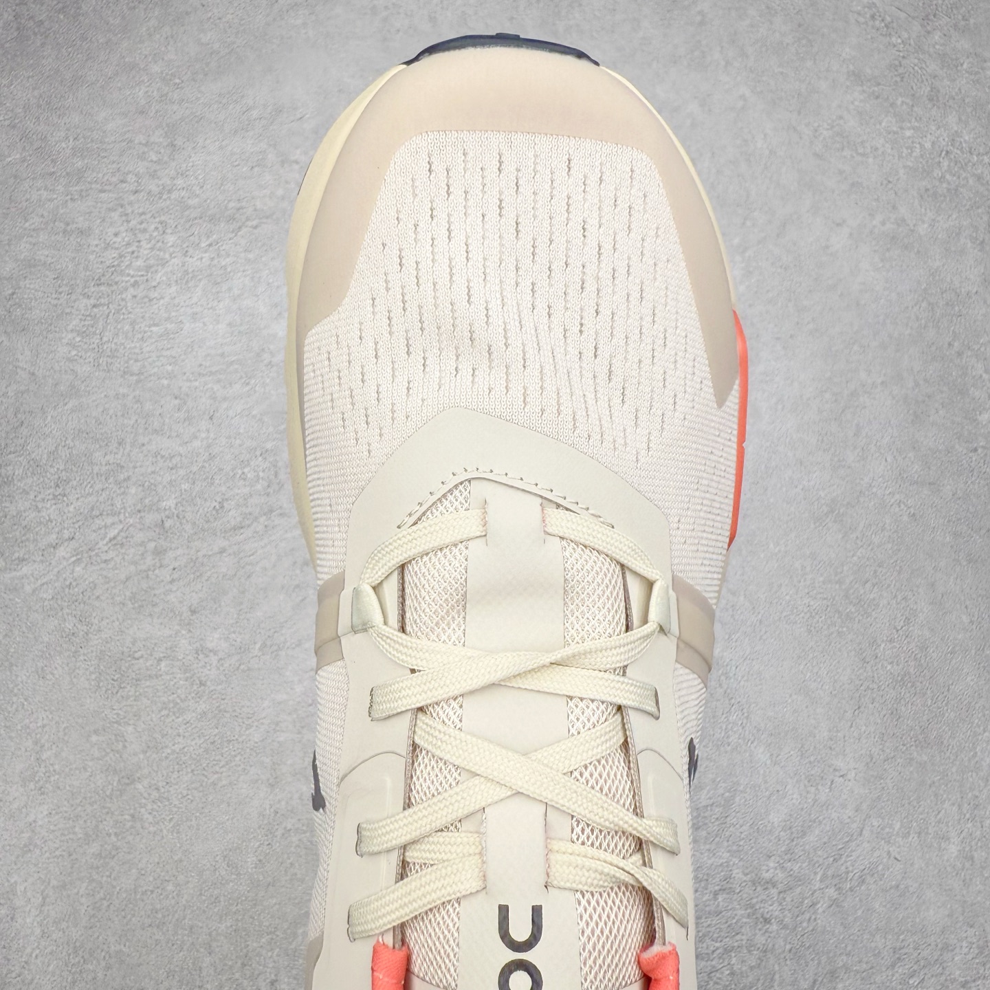 图片[4]-On Cloudflow 昂跑减震生活休闲鞋 此运动品牌 开创于2010年 缓震着陆、强效回弹、轻柔质感的设计构思始终是ON研制关键 与此同时基于“为全球提供革新性的跑步感受”信念 陆续推出了多款跑鞋及其以专业运动人体跑步工程学为设计关键的功能性跑步服饰设备 让跑者不费力气地畅快畅跑 尺码：36 36.5 37.5 38 38.5 39 40 40.5 41 42 42.5 43 44 44.5 45-选品中心