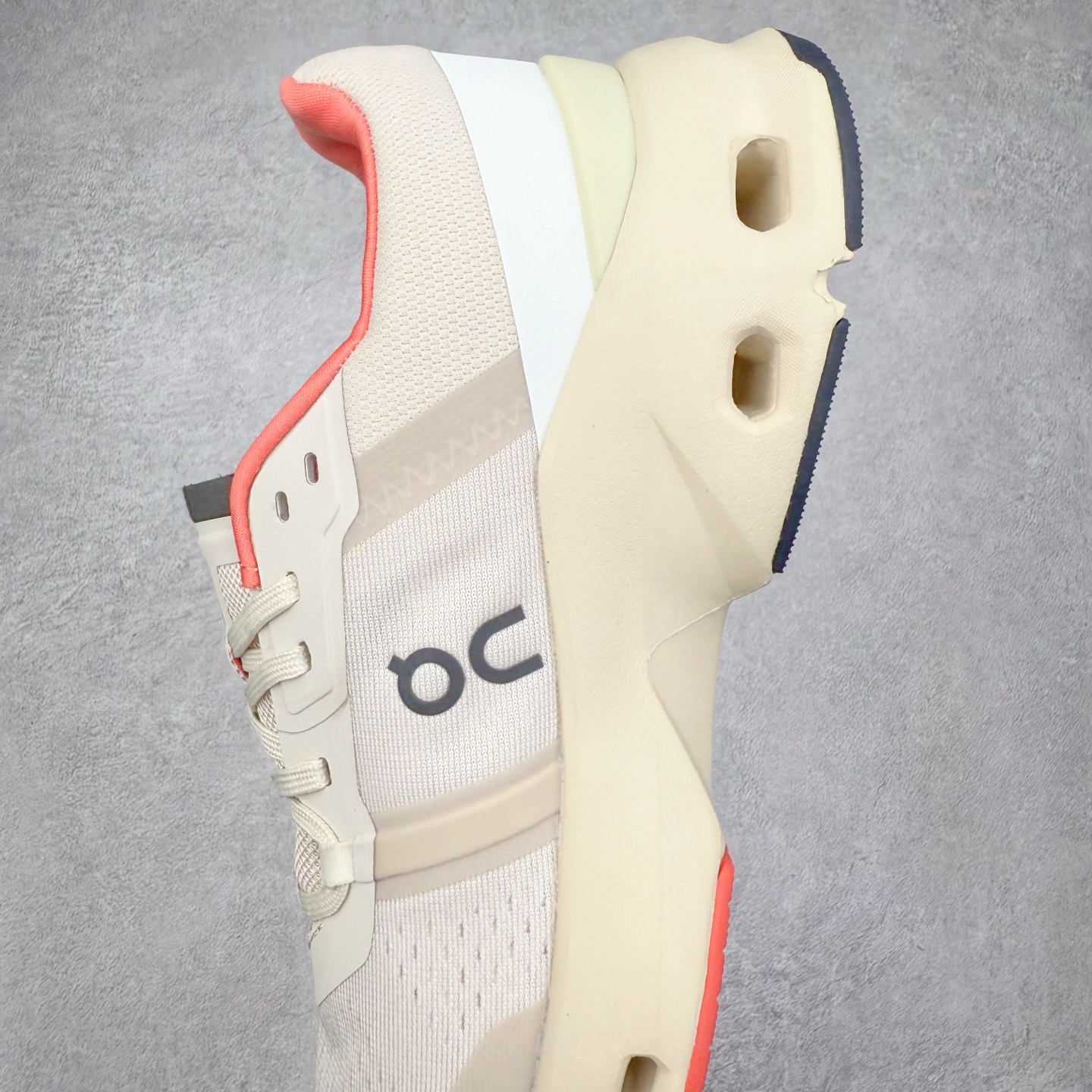 图片[7]-On Cloudflow 昂跑减震生活休闲鞋 此运动品牌 开创于2010年 缓震着陆、强效回弹、轻柔质感的设计构思始终是ON研制关键 与此同时基于“为全球提供革新性的跑步感受”信念 陆续推出了多款跑鞋及其以专业运动人体跑步工程学为设计关键的功能性跑步服饰设备 让跑者不费力气地畅快畅跑 尺码：36 36.5 37.5 38 38.5 39 40 40.5 41 42 42.5 43 44 44.5 45-选品中心