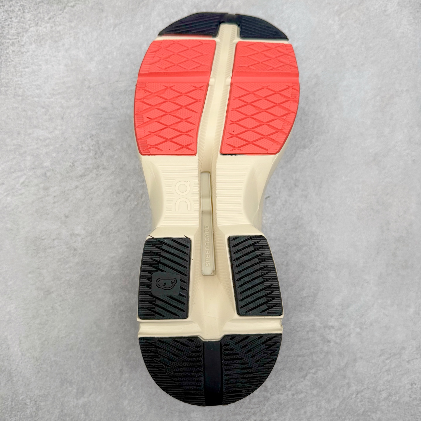 图片[9]-On Cloudflow 昂跑减震生活休闲鞋 此运动品牌 开创于2010年 缓震着陆、强效回弹、轻柔质感的设计构思始终是ON研制关键 与此同时基于“为全球提供革新性的跑步感受”信念 陆续推出了多款跑鞋及其以专业运动人体跑步工程学为设计关键的功能性跑步服饰设备 让跑者不费力气地畅快畅跑 尺码：36 36.5 37.5 38 38.5 39 40 40.5 41 42 42.5 43 44 44.5 45-选品中心