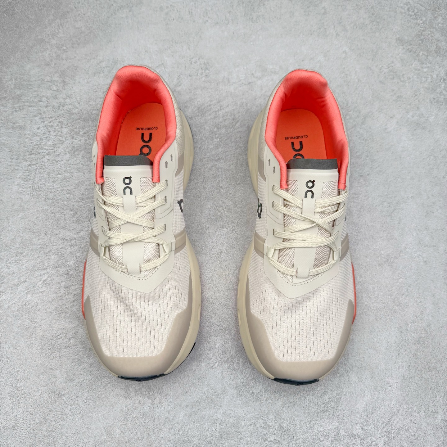 图片[2]-On Cloudflow 昂跑减震生活休闲鞋 此运动品牌 开创于2010年 缓震着陆、强效回弹、轻柔质感的设计构思始终是ON研制关键 与此同时基于“为全球提供革新性的跑步感受”信念 陆续推出了多款跑鞋及其以专业运动人体跑步工程学为设计关键的功能性跑步服饰设备 让跑者不费力气地畅快畅跑 尺码：36 36.5 37.5 38 38.5 39 40 40.5 41 42 42.5 43 44 44.5 45-选品中心